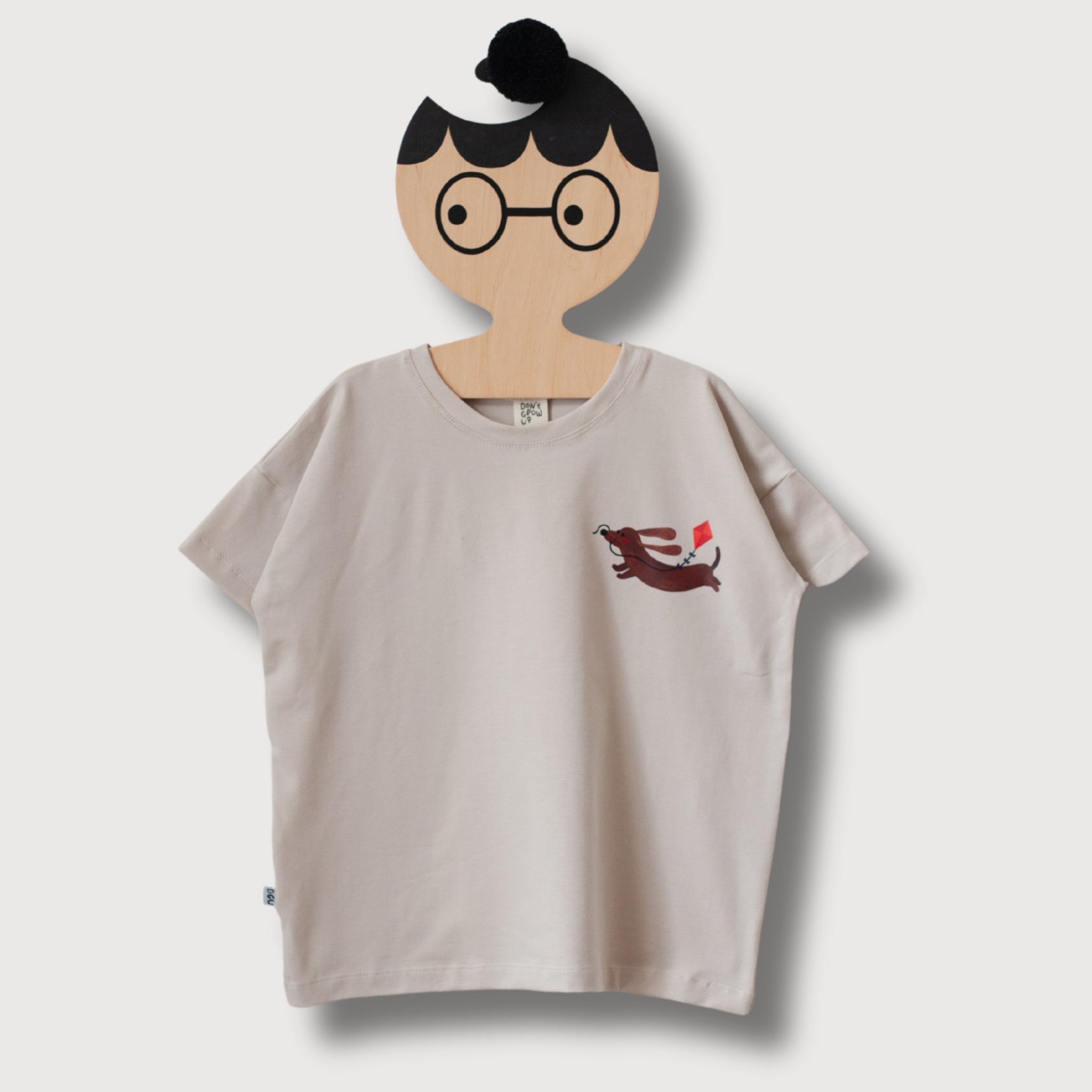 DACKEL AUF CREME KINDER OVERSIZE SHIRT (LIEFERUNG CA. 14 TAGE)
