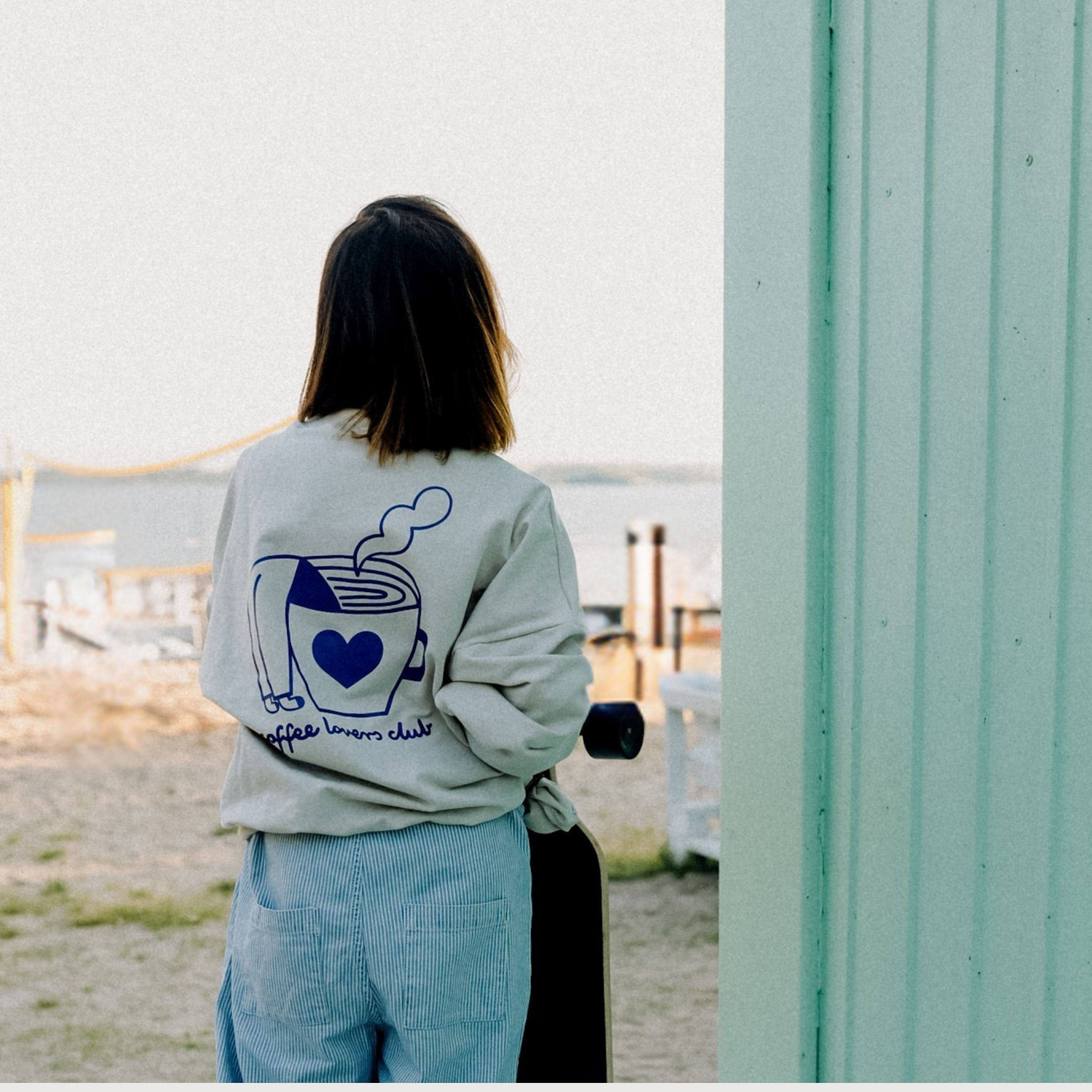 PRE ORDER - BIG COFFEE LOVER AUF CREME - ERWACHSENEN SWEATSHIRT