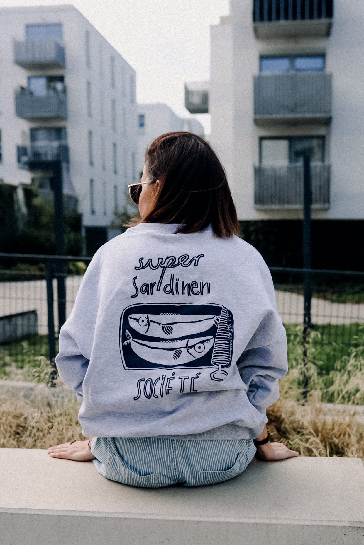 PRE ORDER - SUPER SARDINEN SOCIÉTÉ - SWEATSHIRT GRAU MELIERT