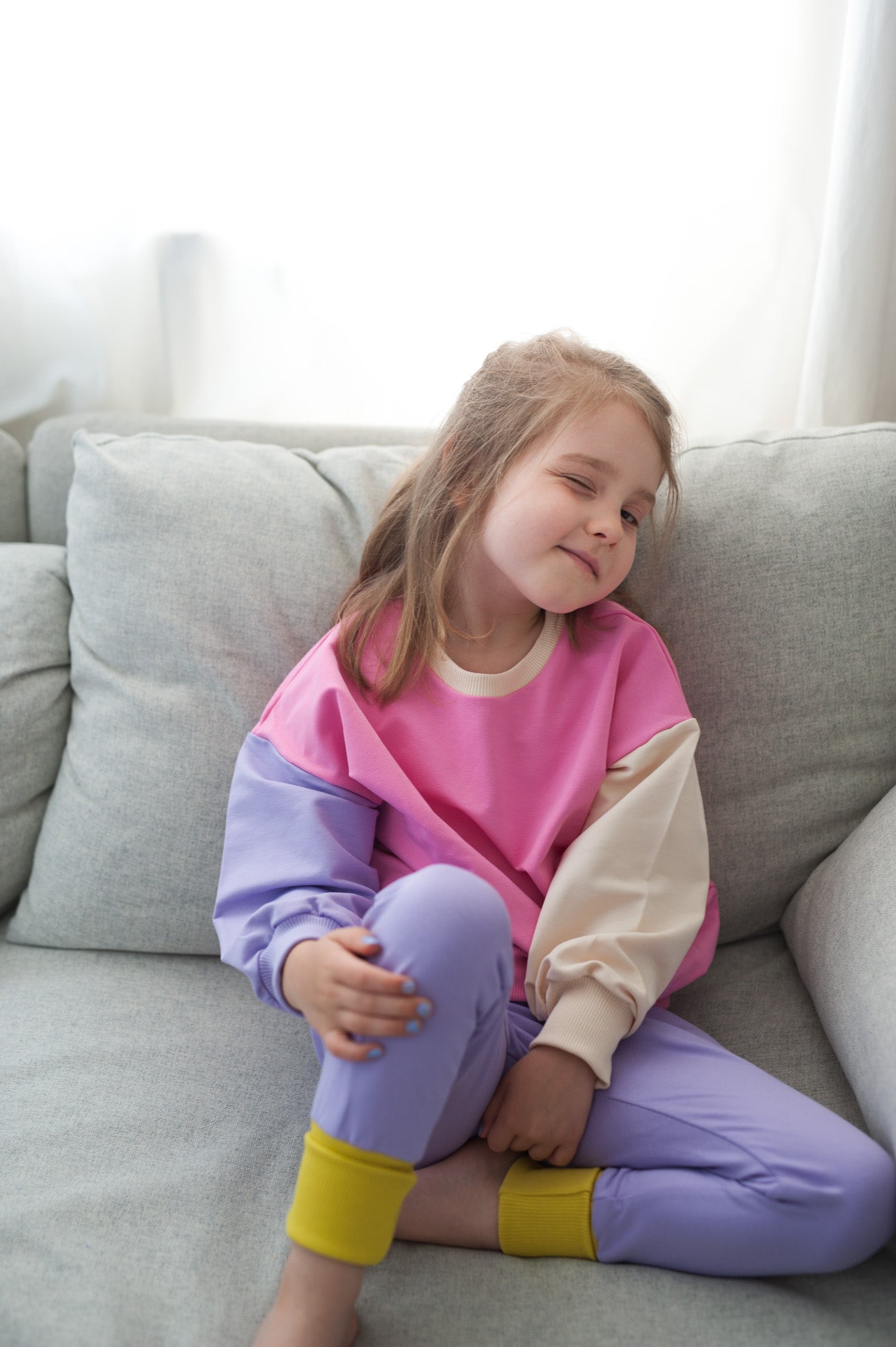 PINK COLOR BLOCKING SWEATSHIRT