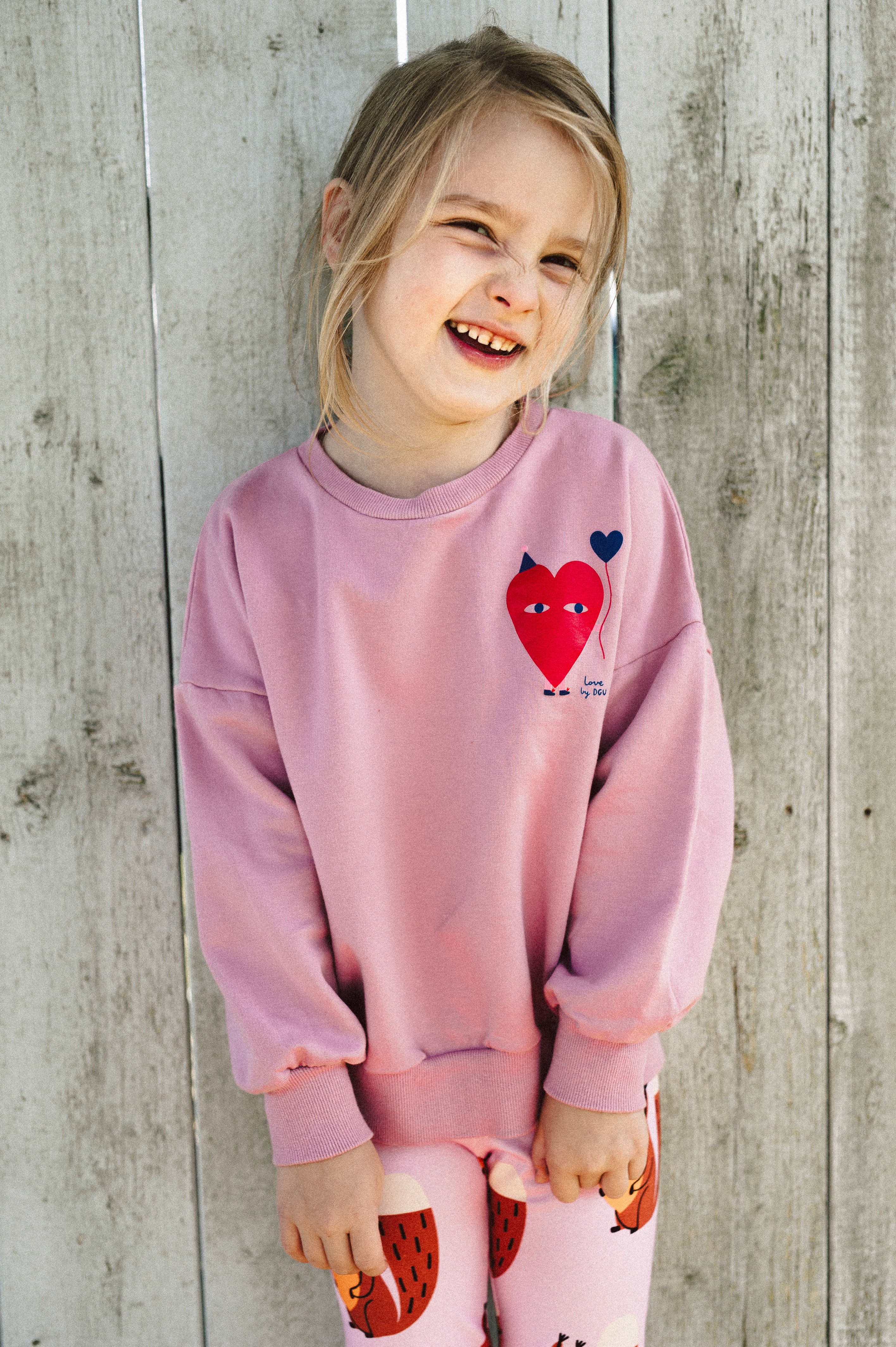 HERZ AUF ALTROSA SWEATSHIRT (LIEFERZEIT CA. 14 TAGE)