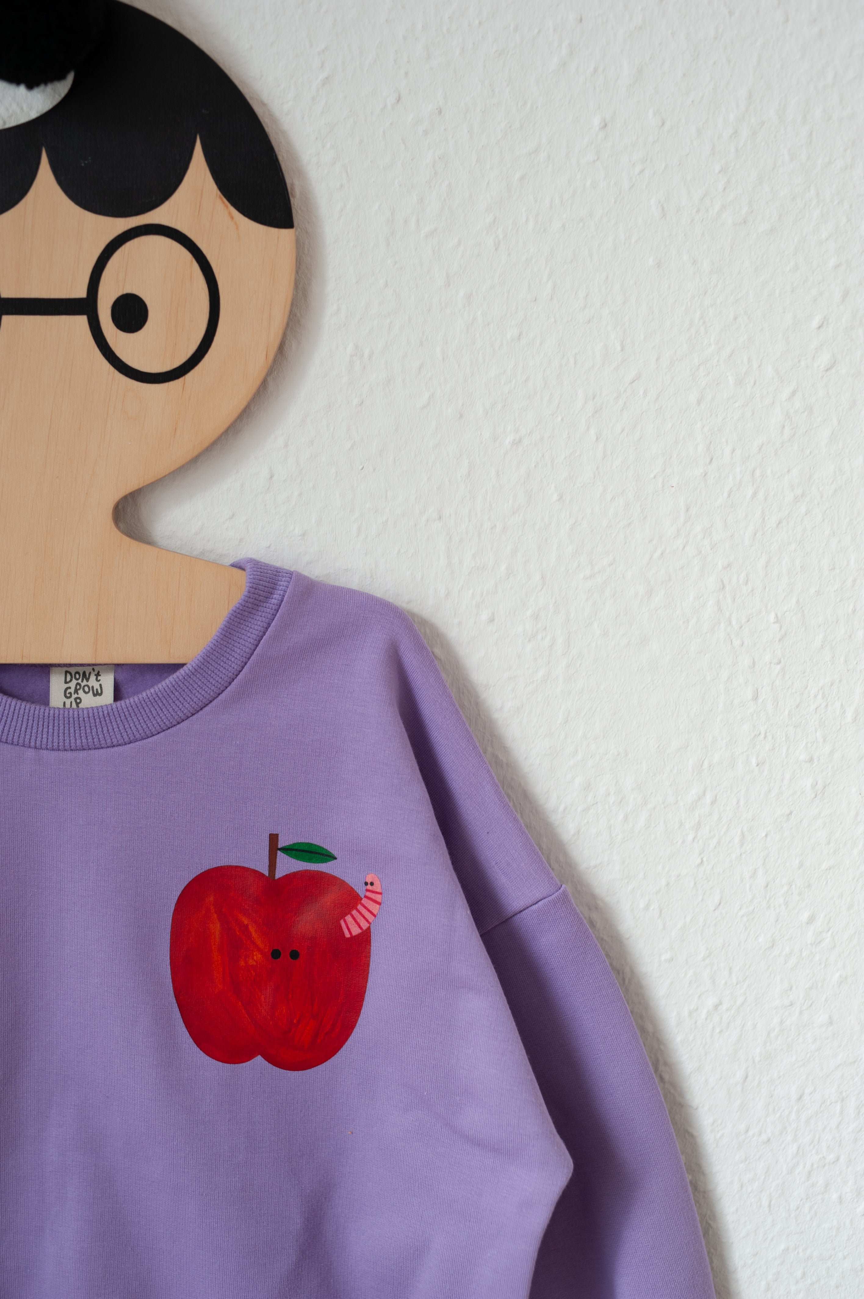 KINDER SWEATSHIRT - APFEL AUF LILA (LIEFERUNG CA. 14 TAGE)