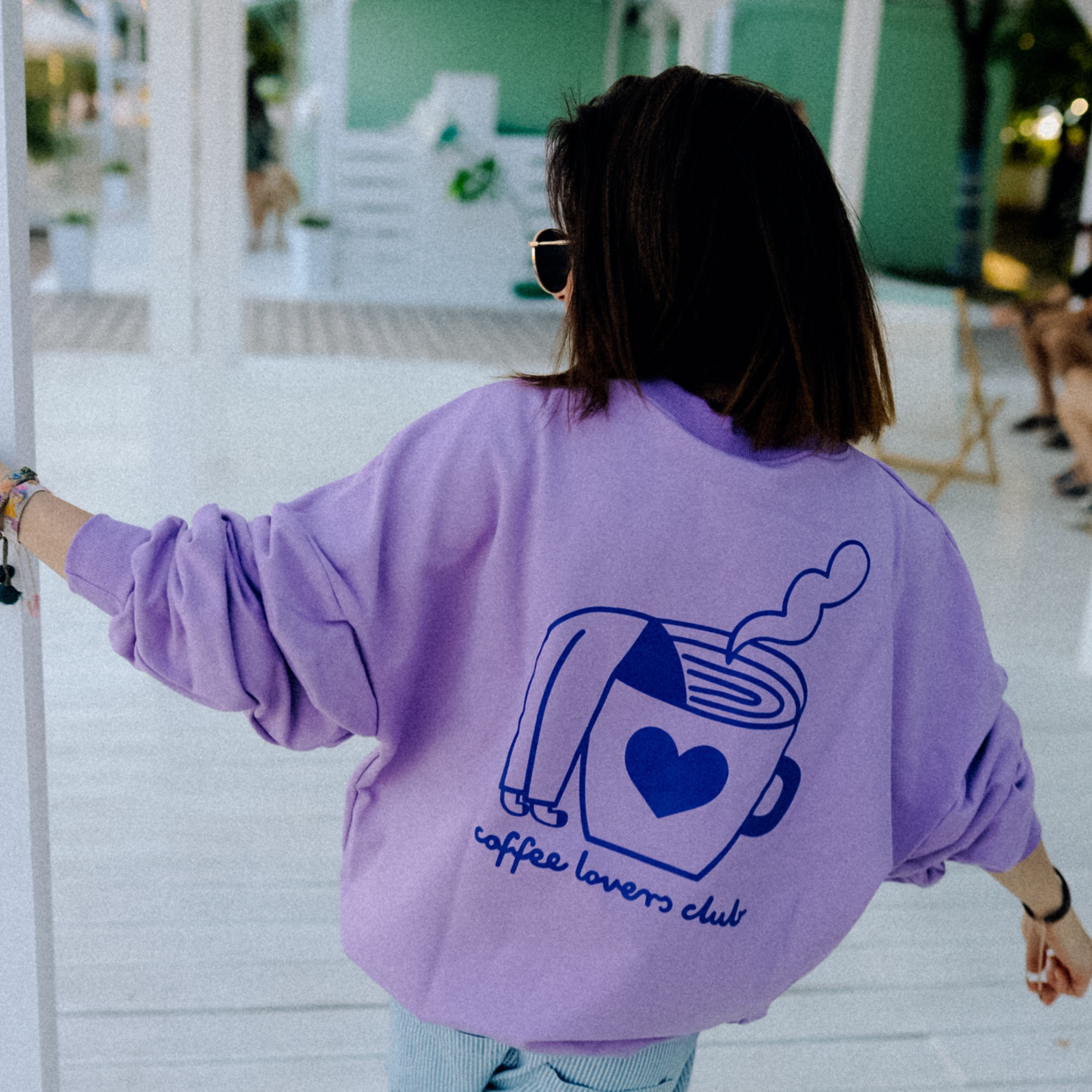 Big Coffee Lover - Oversized Sweatshirt in Lila