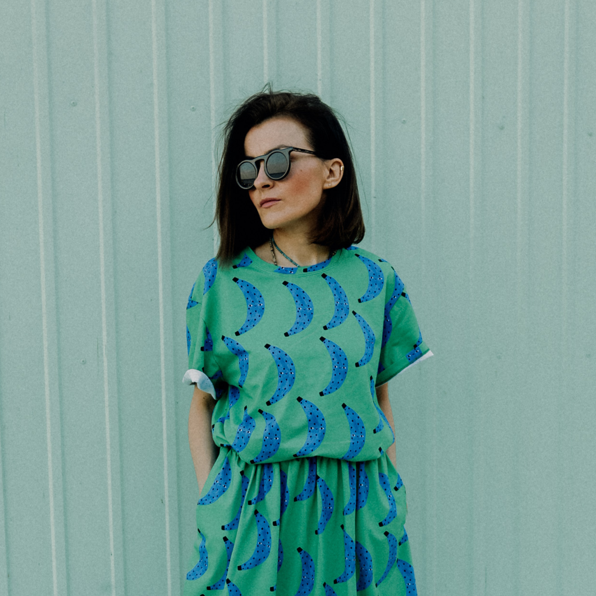 BANANEN AUF GRÜN ALL OVER PRINT- BOXY T-SHIRT