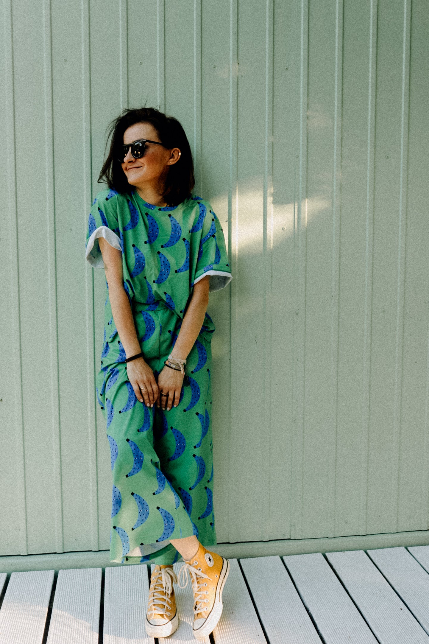 BANANEN AUF GRÜN ALL OVER PRINT- BOXY T-SHIRT