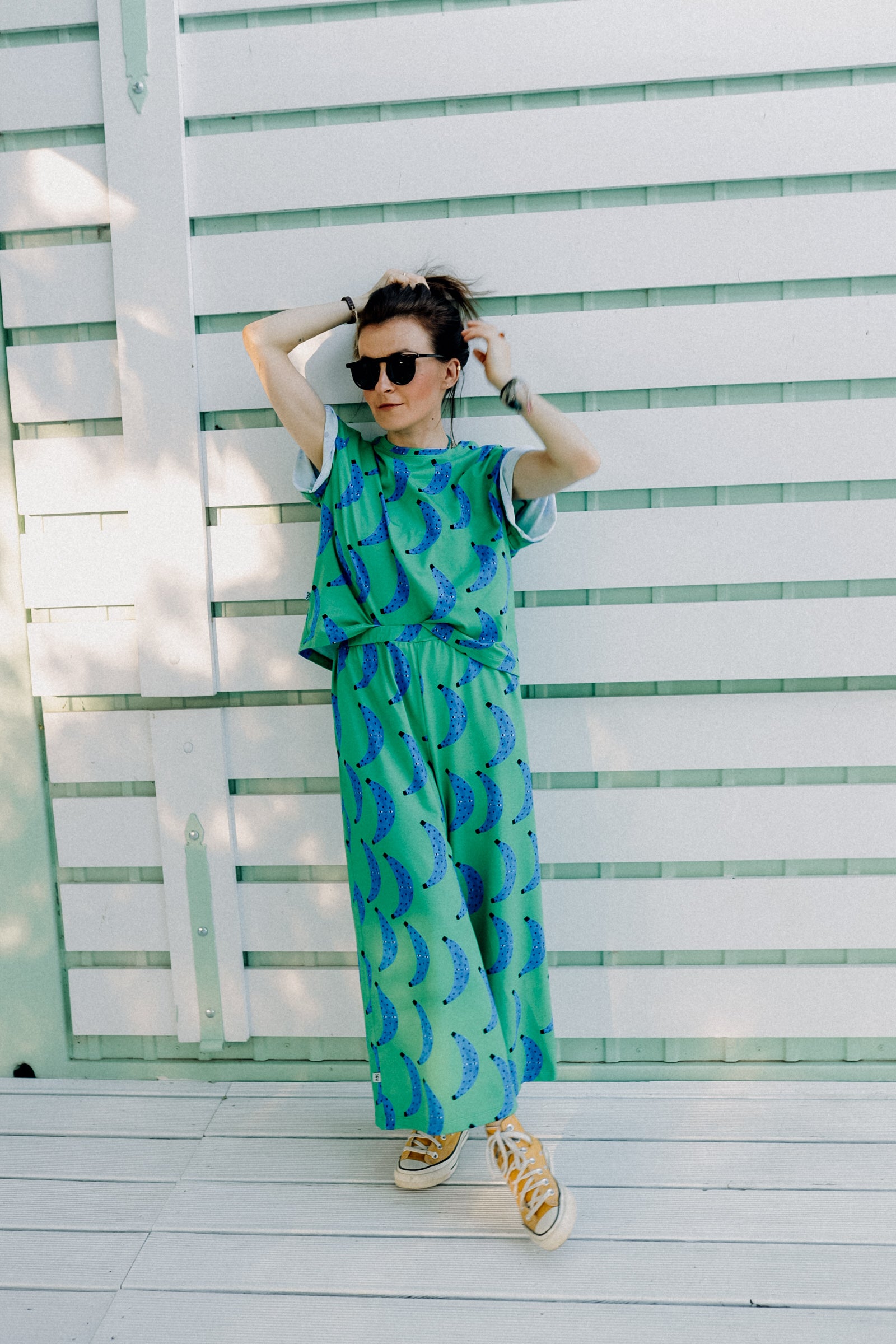 BANANEN AUF GRÜN ALL OVER PRINT- BOXY T-SHIRT