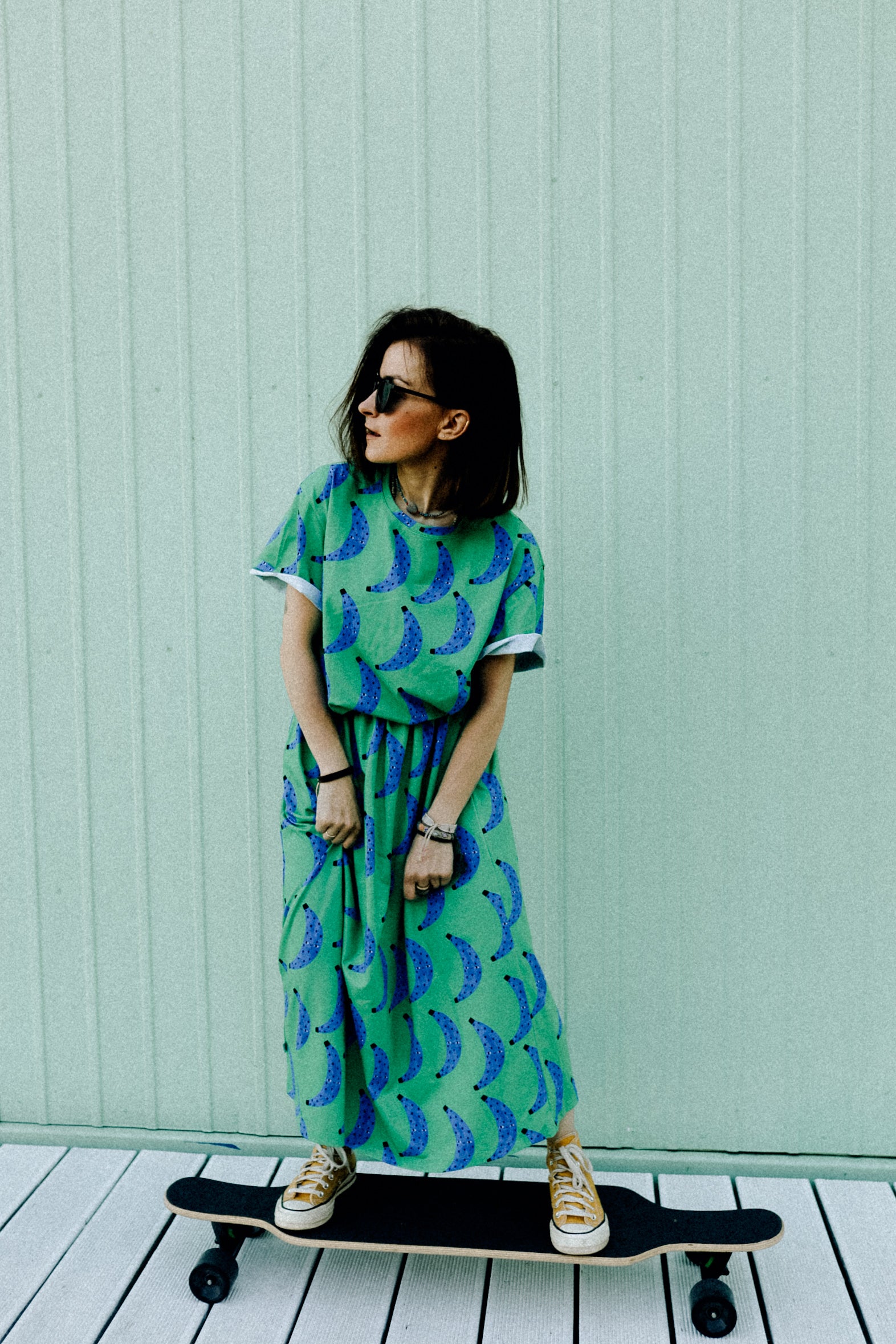 BANANEN AUF GRÜN ALL OVER PRINT- BOXY T-SHIRT