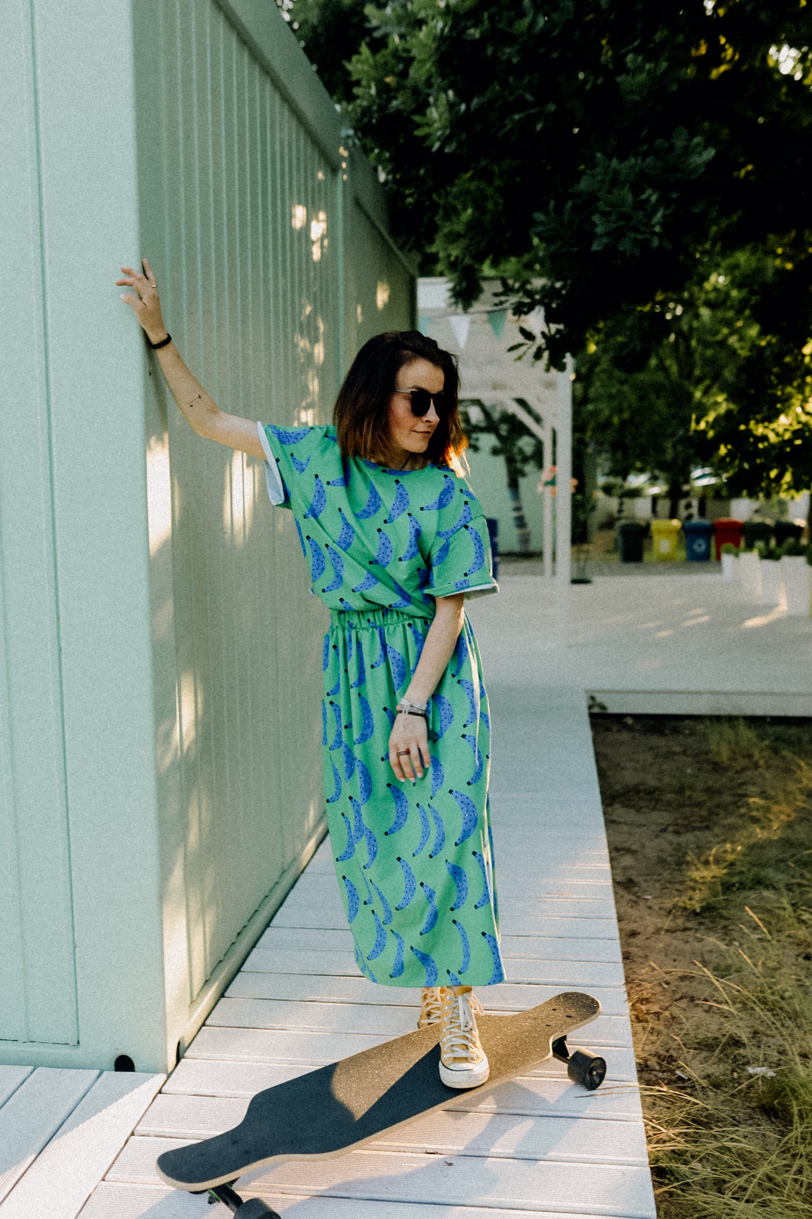 BANANEN AUF GRÜN ALL OVER PRINT- BOXY T-SHIRT