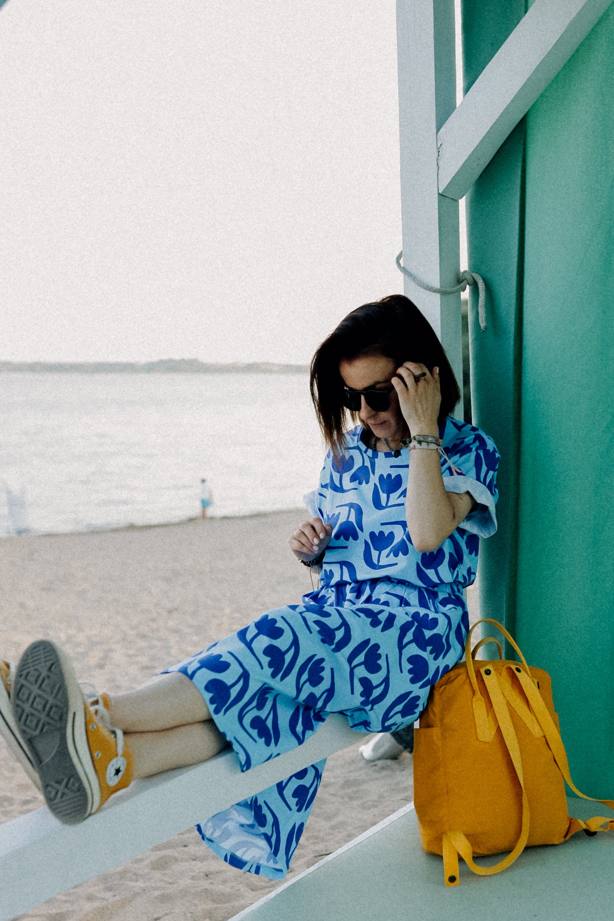 BLUE BLOOM ALL OVER PRINT- BOXY T-SHIRT ( LIEFERUNG CA. 14 TAGE)