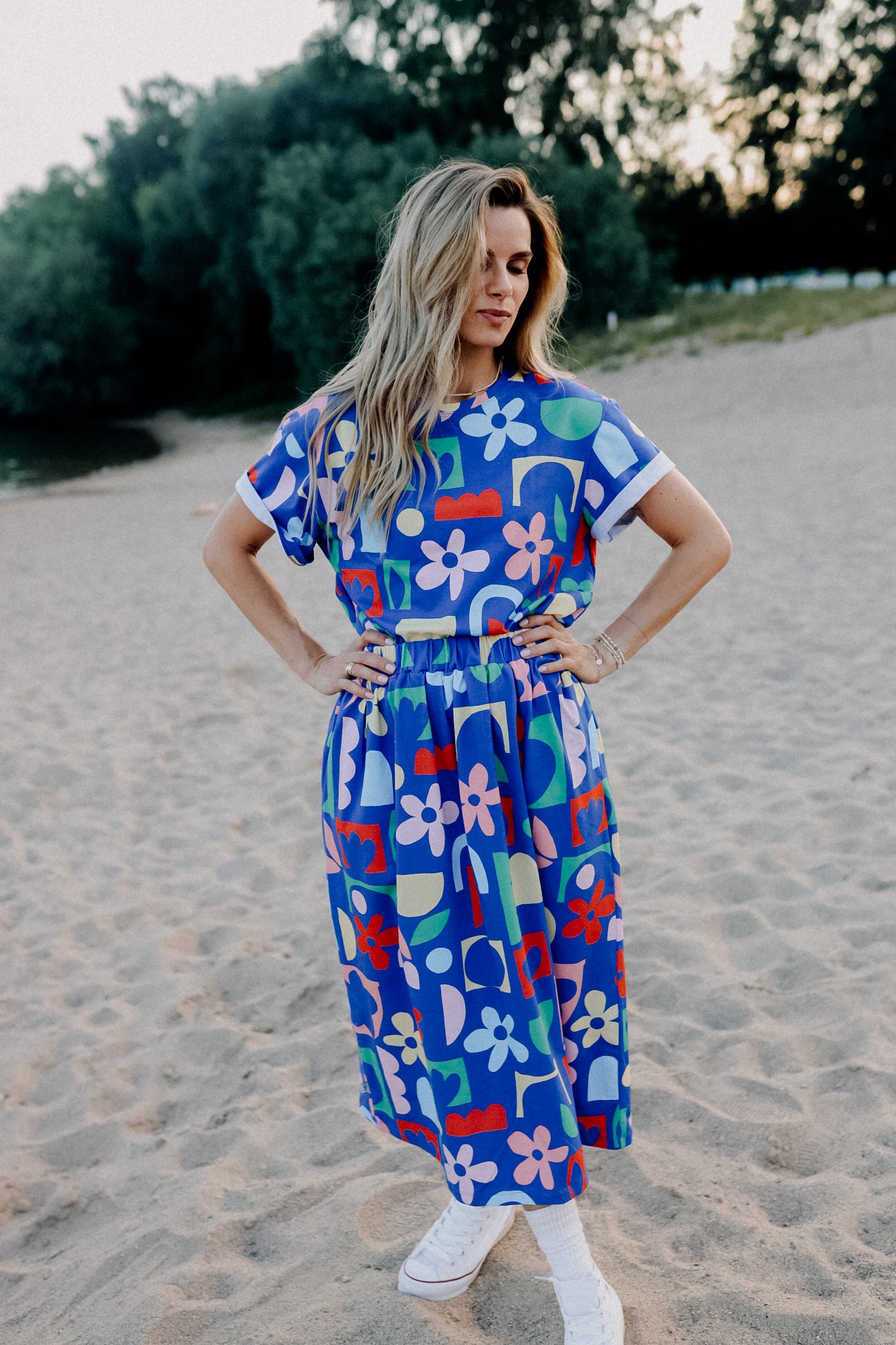 SUMMER SHAPES ALL OVER PRINT- BOXY T-SHIRT ( LIEFERUNG CA. 14 TAGE)