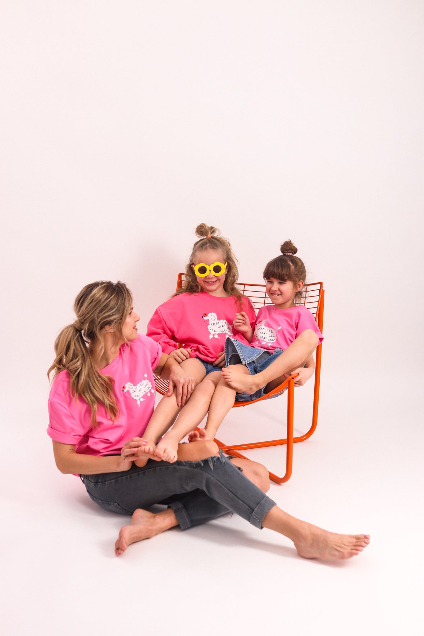 PUDEL AUF PINK SWEATSHIRT (LIEFERZEIT CA. 14 TAGE)