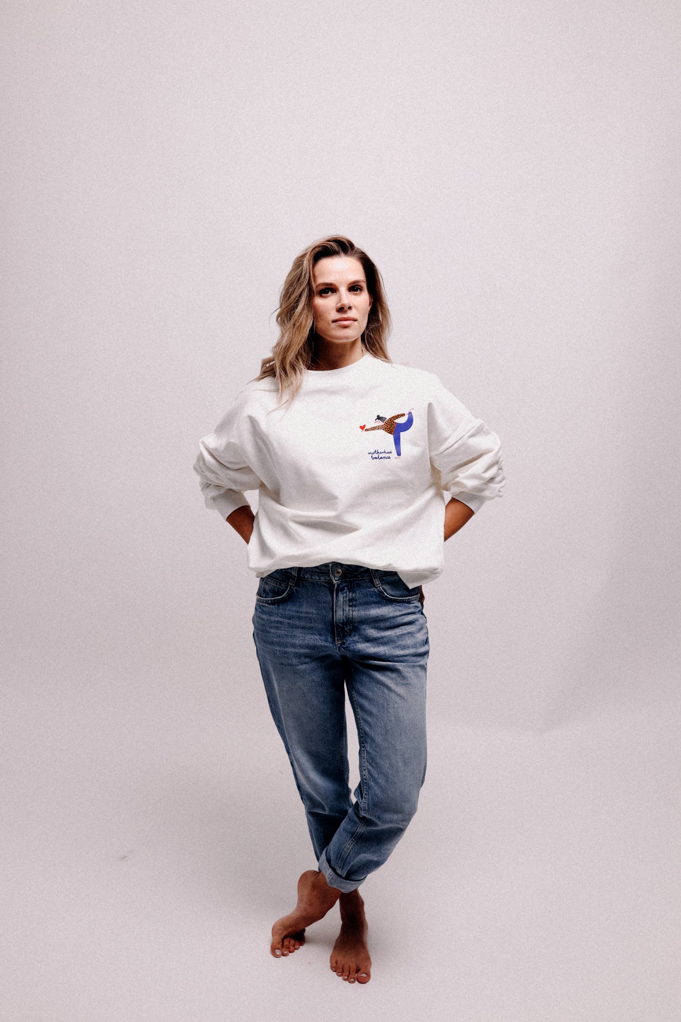UNISEX ADULT SWEATSHIRT- APPLE ON PURPLE