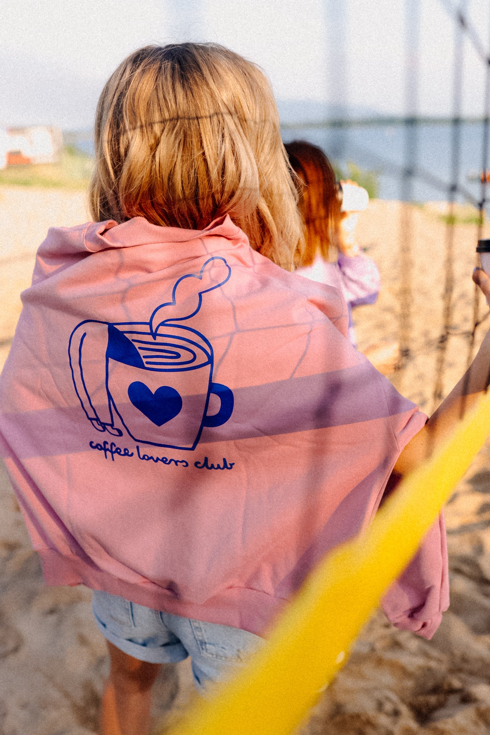 PRE ORDER - BIG COFFEE LOVER AUF ALTROSA - ERWACHSENEN SWEATSHIRT