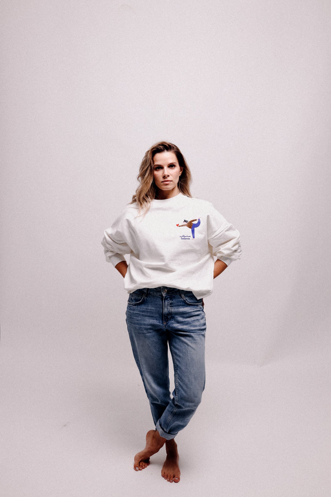 UNISEX ADULT SWEATSHIRT- APPLE ON PURPLE