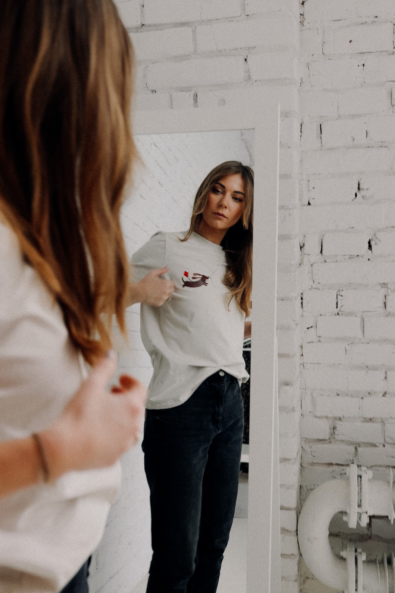 DACKEL AUF CREME - ERWACHSENEN T-SHIRT