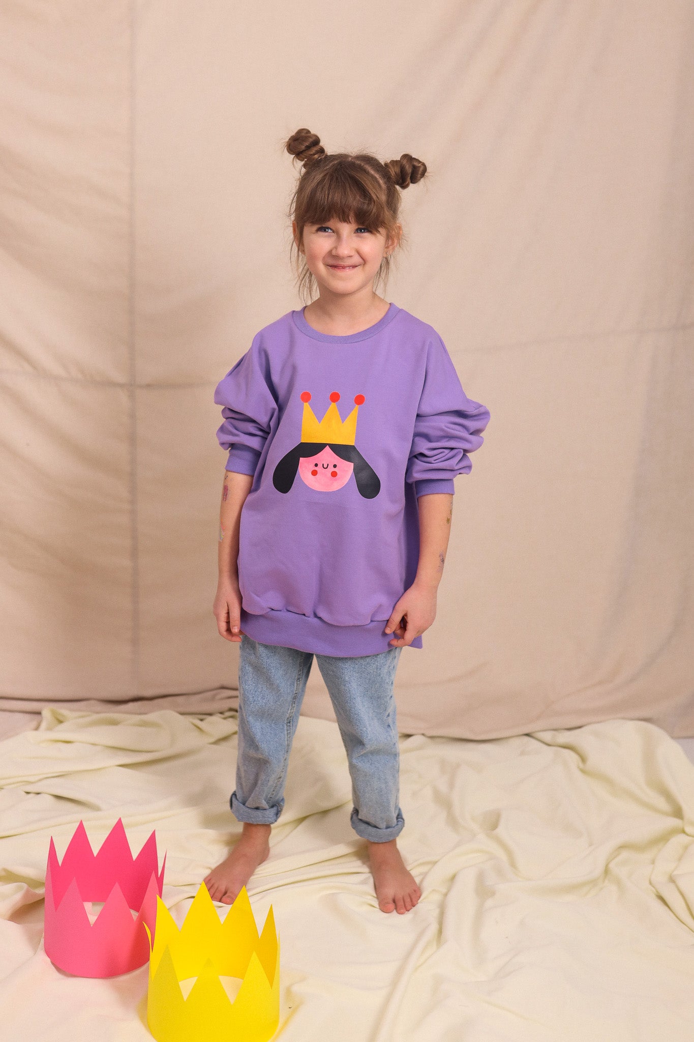 QUEEN AUF LILA SWEATSHIRT (LIEFERZEIT CA. 14 TAGE)