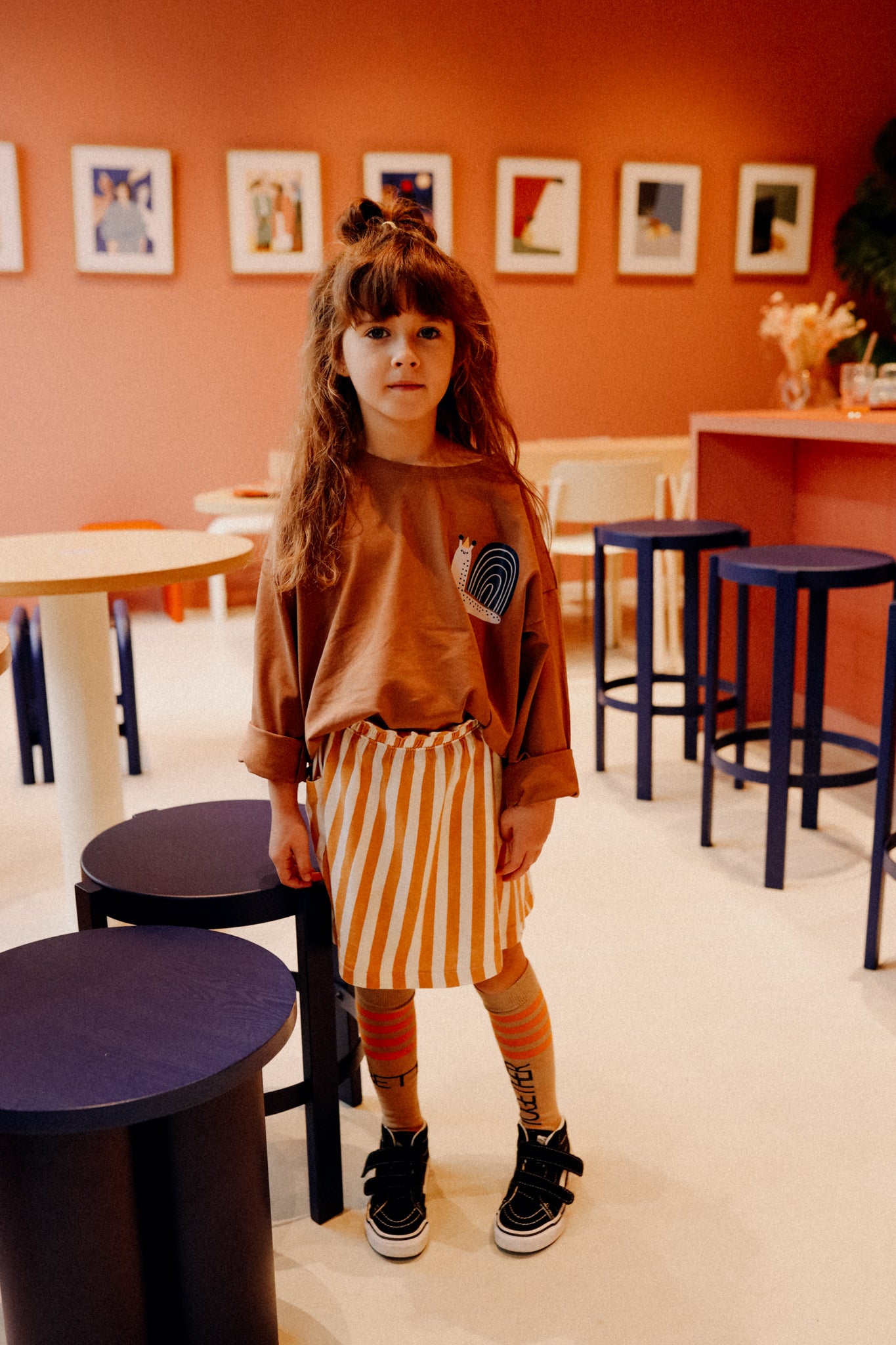 SCHNECKE AUF ZIMT OVERSIZED LONGSLEEVE ( LIEFERUNG CA. 14 TAGE)