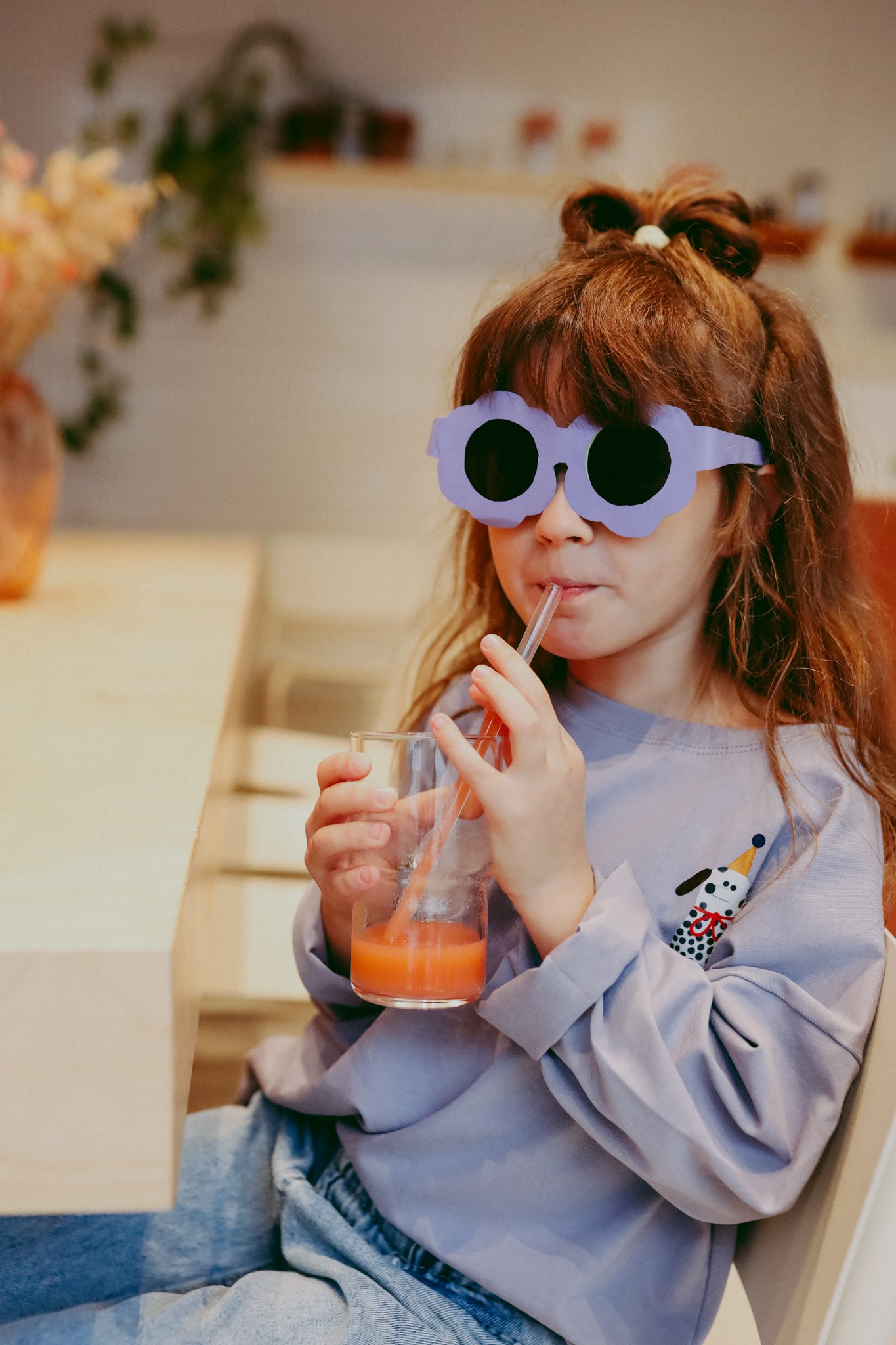 PARTY HUND AUF LILAGRAU OVERSIZED LONGSLEEVE (LIEFERUNG CA. 14 TAGE)