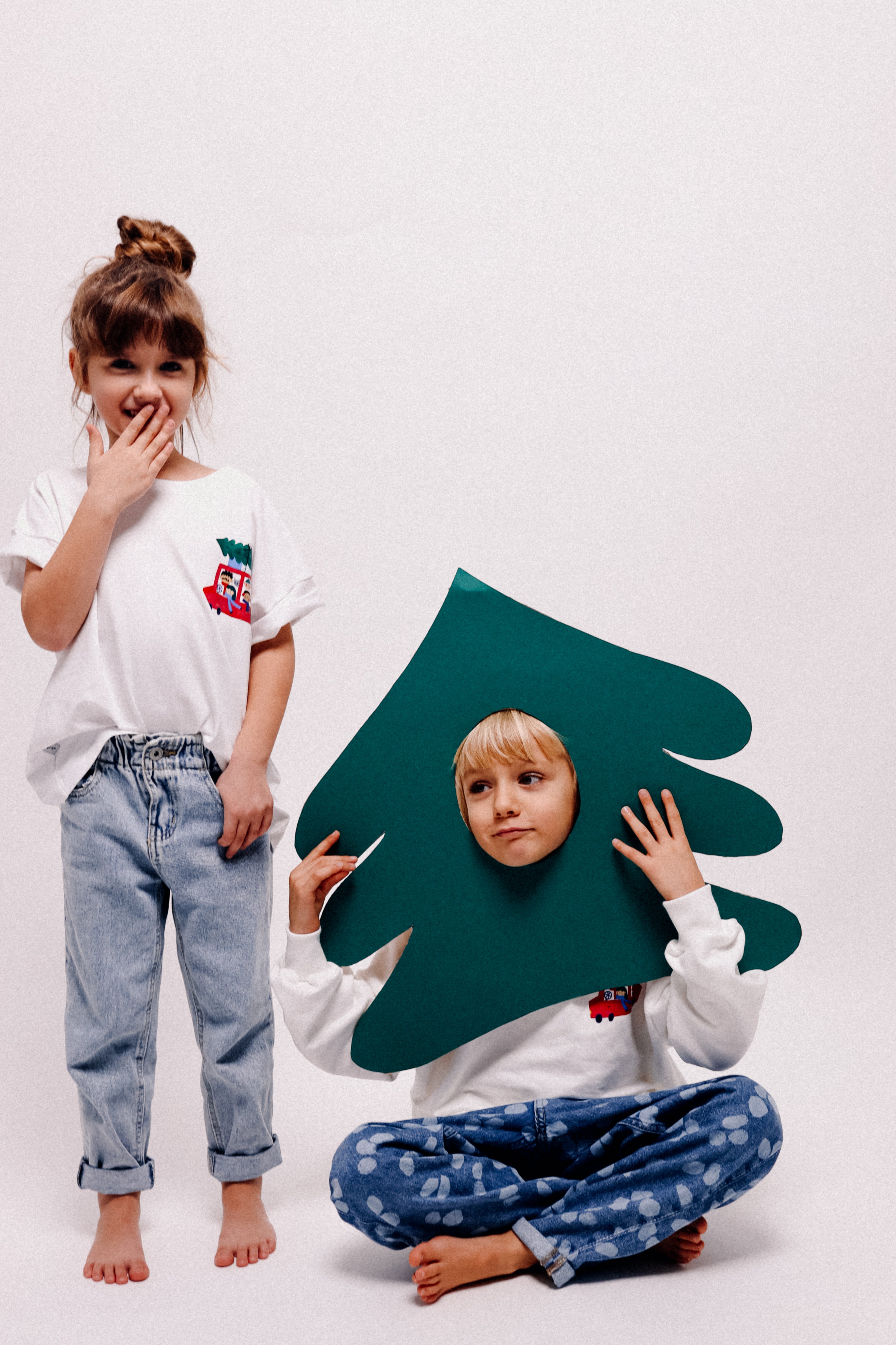 WEIHNACHTEN AUF WEIß KINDER OVERSIZED SHIRT