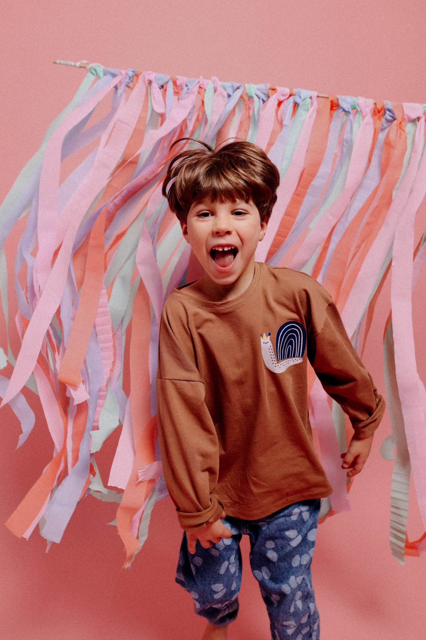 SCHNECKE AUF ZIMT OVERSIZED LONGSLEEVE ( LIEFERUNG CA. 14 TAGE)