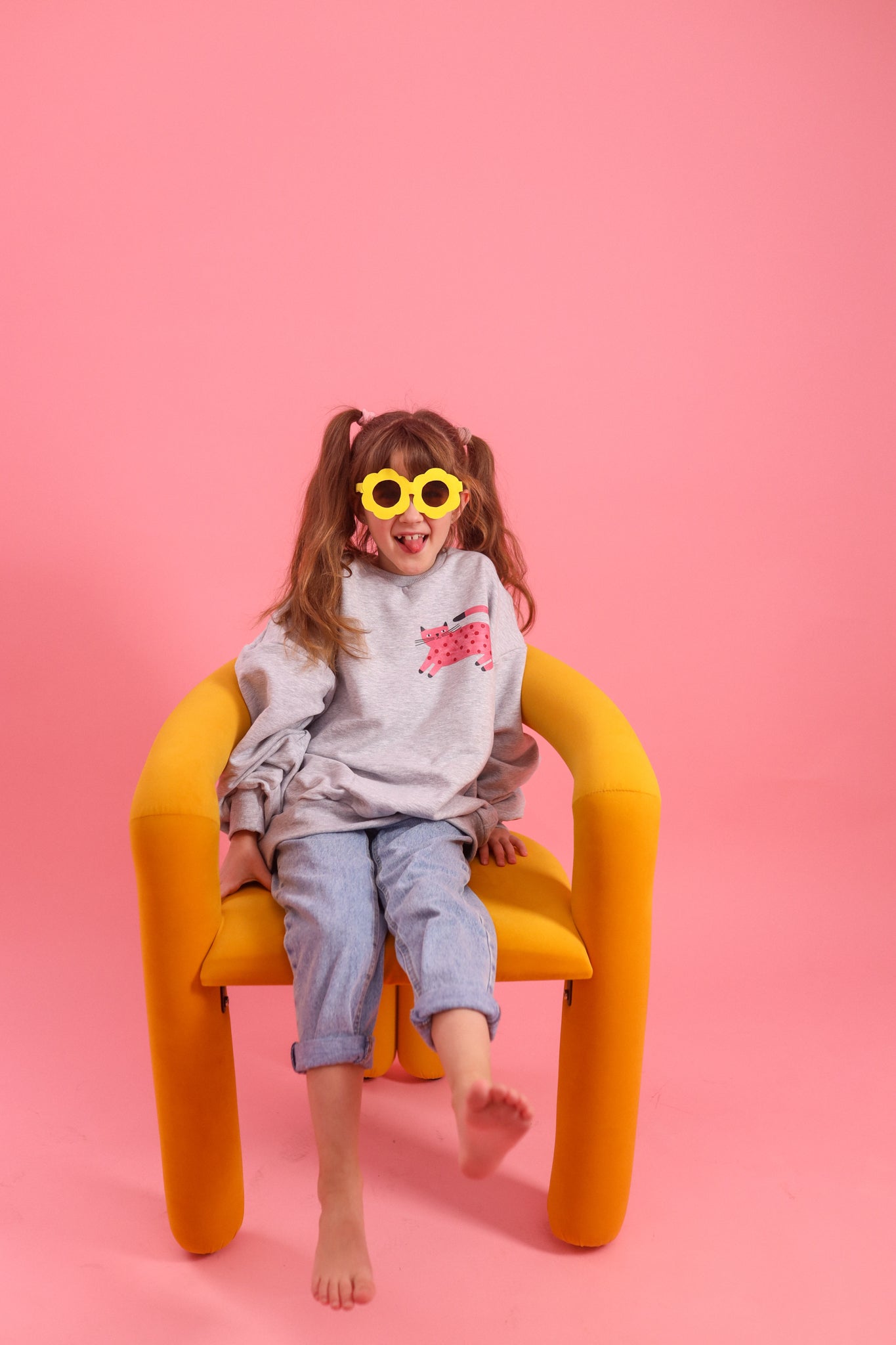 PINKE KATZE AUF GRAU MELIERT SWEATSHIRT (LIEFERZEIT CA. 14 TAGE)