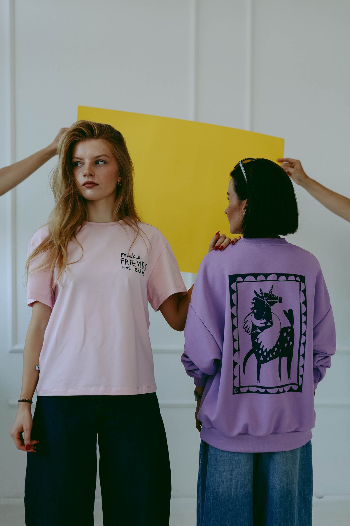 MAKE FRIENDS - OVERSIZED SWEATSHIRT - Halfbird x DGU Art Kollektion