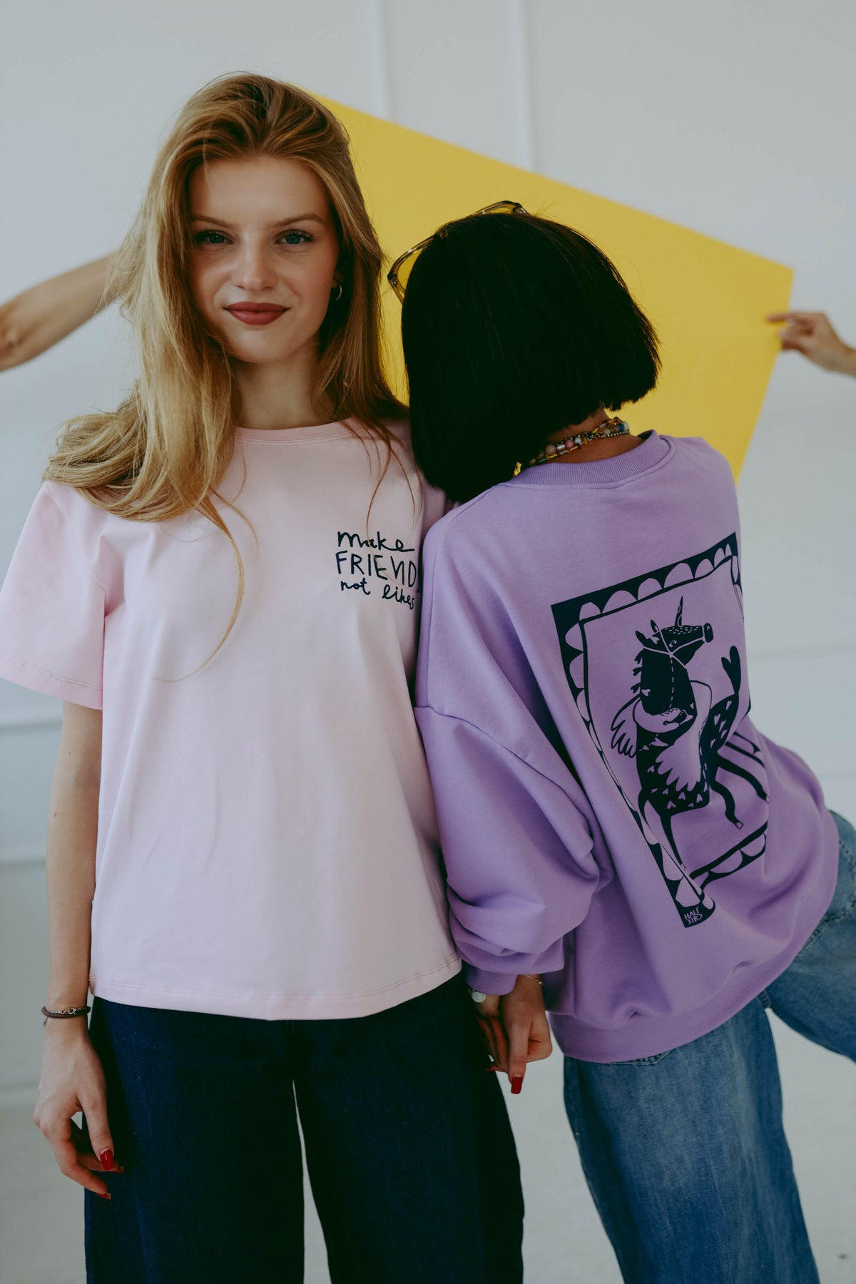 MAKE FRIENDS - OVERSIZED SWEATSHIRT - Halfbird x DGU Art Kollektion