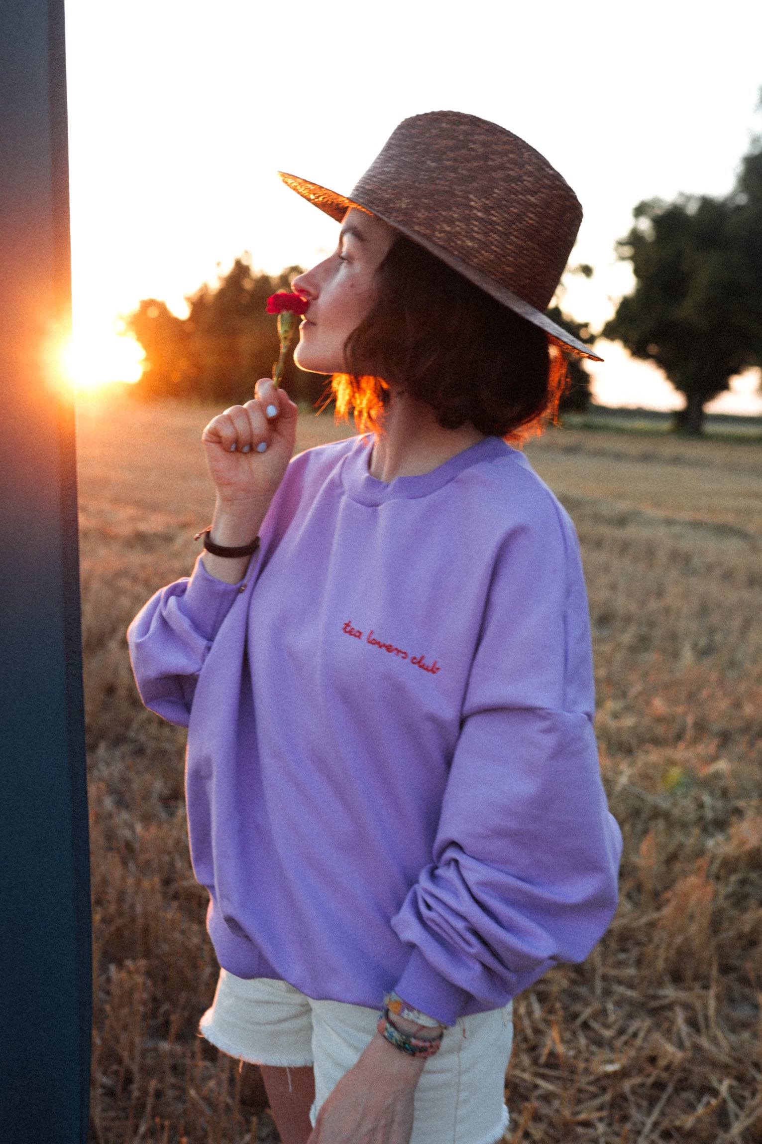 PRE ORDER - TEA LOVER AUF LILA - SWEATSHIRT