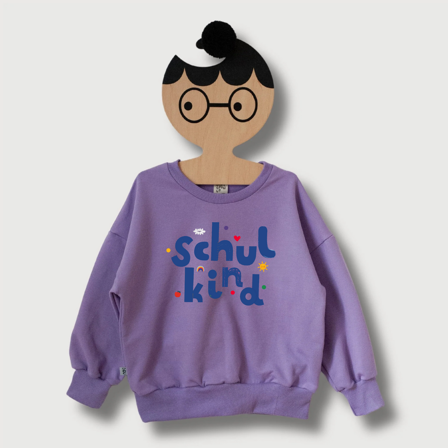 SCHULKIND AUF LILA  SWEATSHIRT (LIEFERZEIT CA. 14 TAGE)