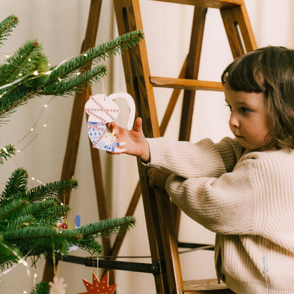 WEICHNACHTSSCHMUCK - VERSPIELTE KATZE