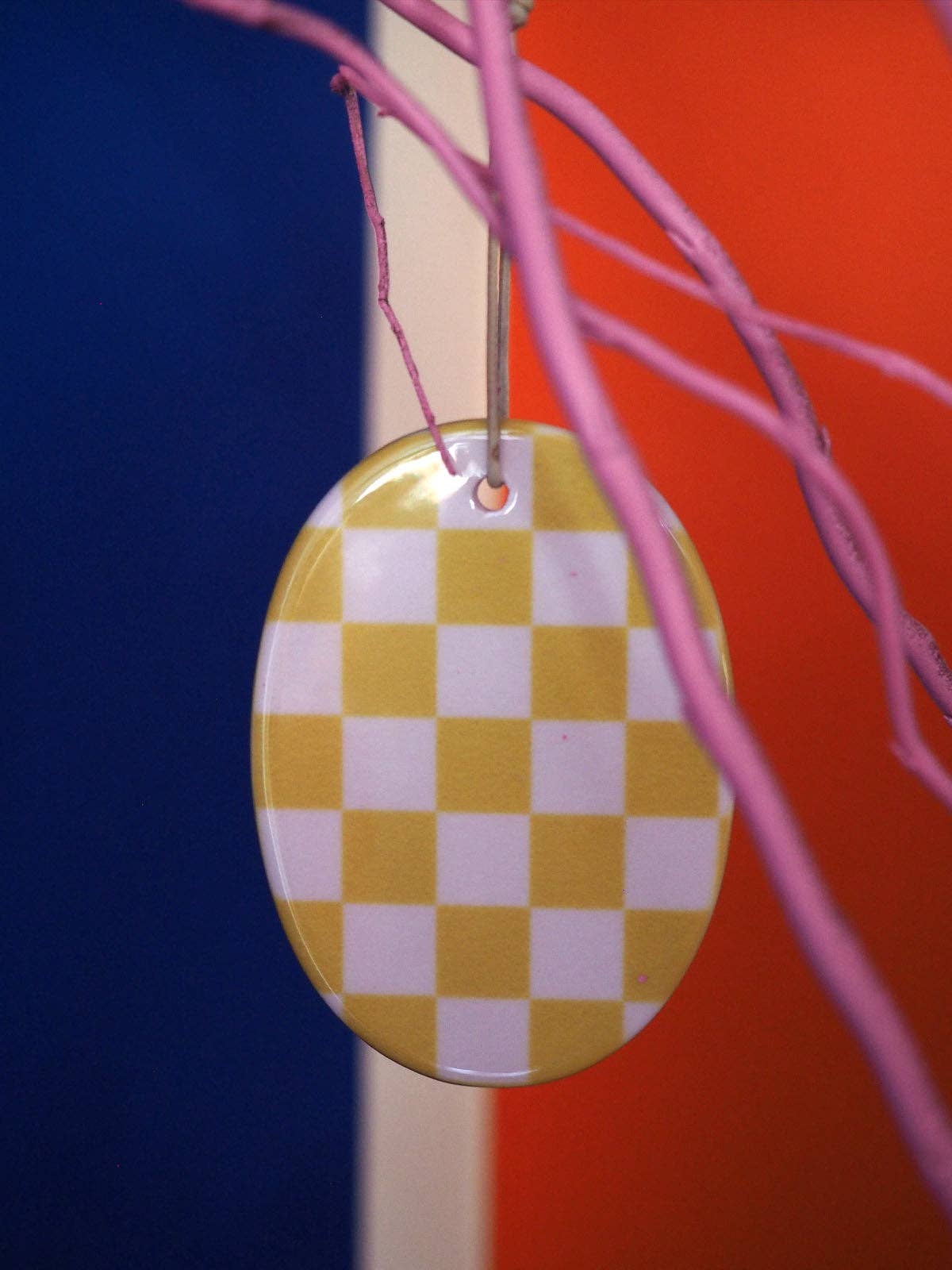 KERAMIK ANHÄNGER - OVAL - CHECKER MESSING