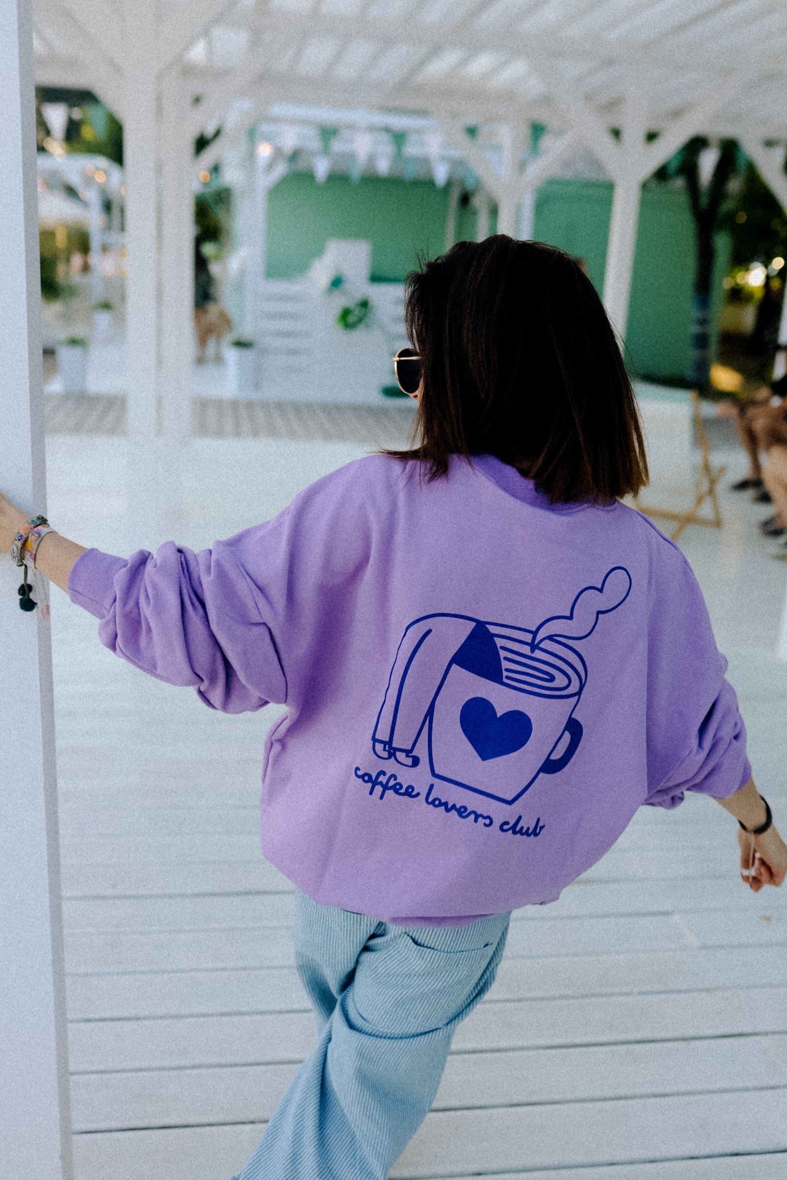 Big Coffee Lover - Oversized Sweatshirt in Lila