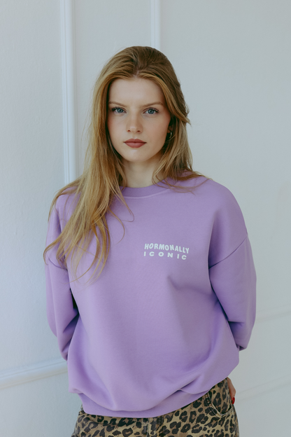 Hormonally Iconic - Oversized Sweatshirt - Lila