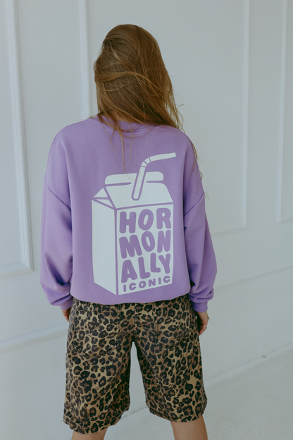 Hormonally Iconic - Oversized Sweatshirt - Lila