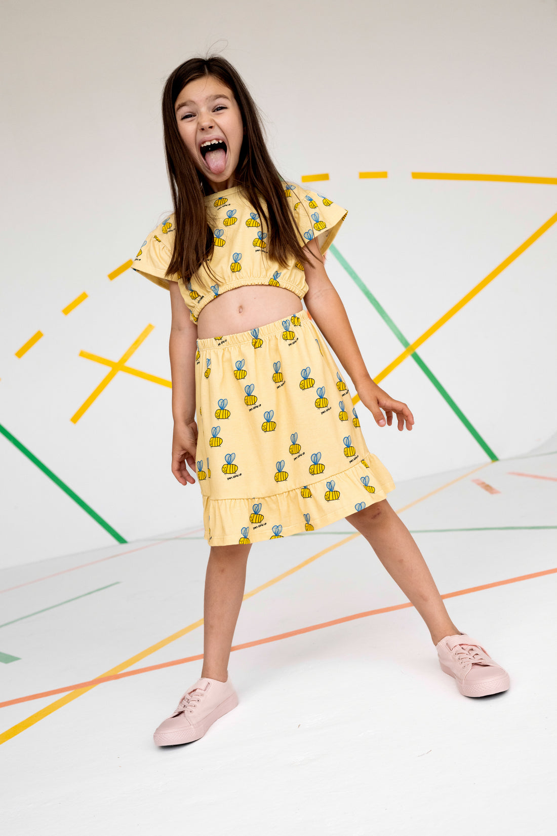 BEE ON YELLOW CROPPED SHIRT