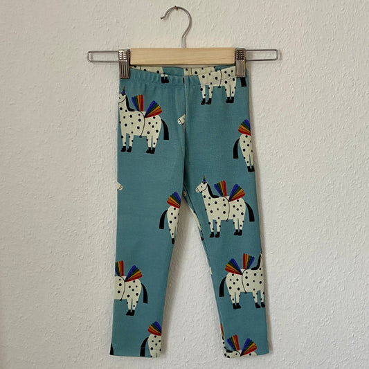 HORSE ON BLUE LEGGINGS