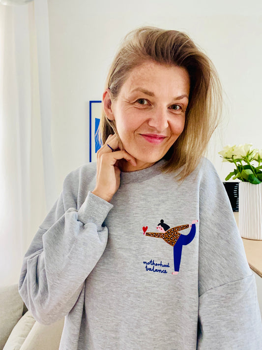 ERWACHSENEN SWEATSHIRT- MOTHERHOOD BALANCE AUF GRAU (LIEFERUNG CA. 14 TAGE)