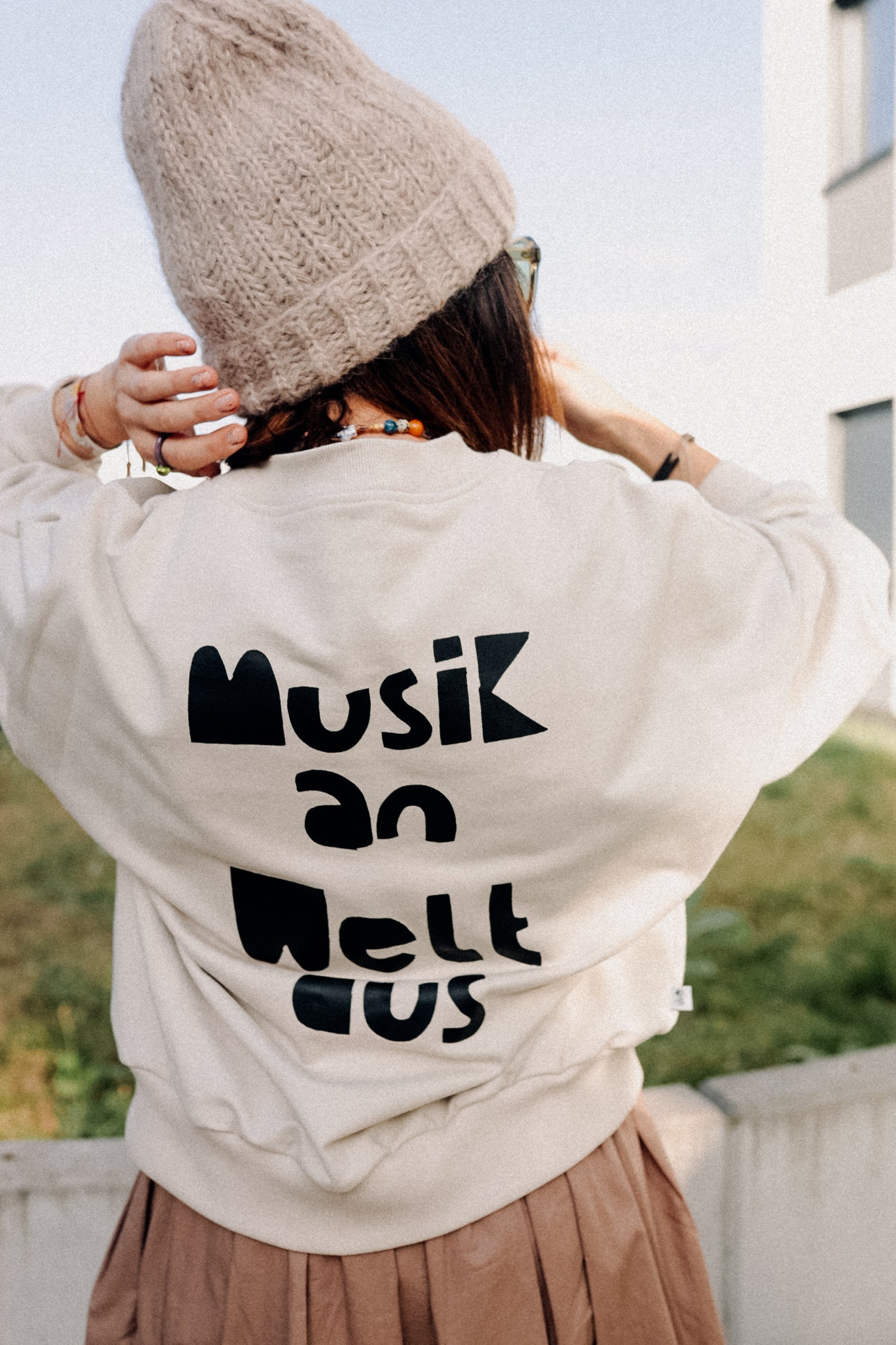 MUSIK AN WELT AUS - SWEATSHIRT CREME