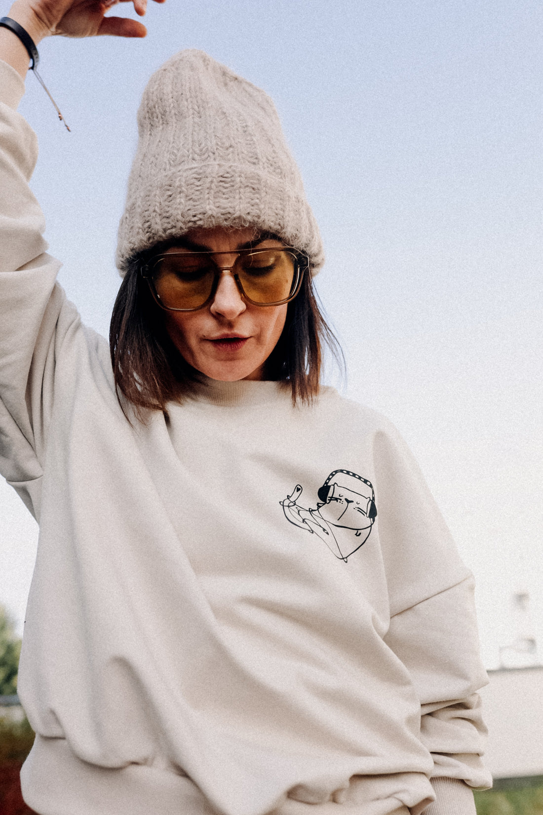 MUSIK AN WELT AUS - SWEATSHIRT CREME