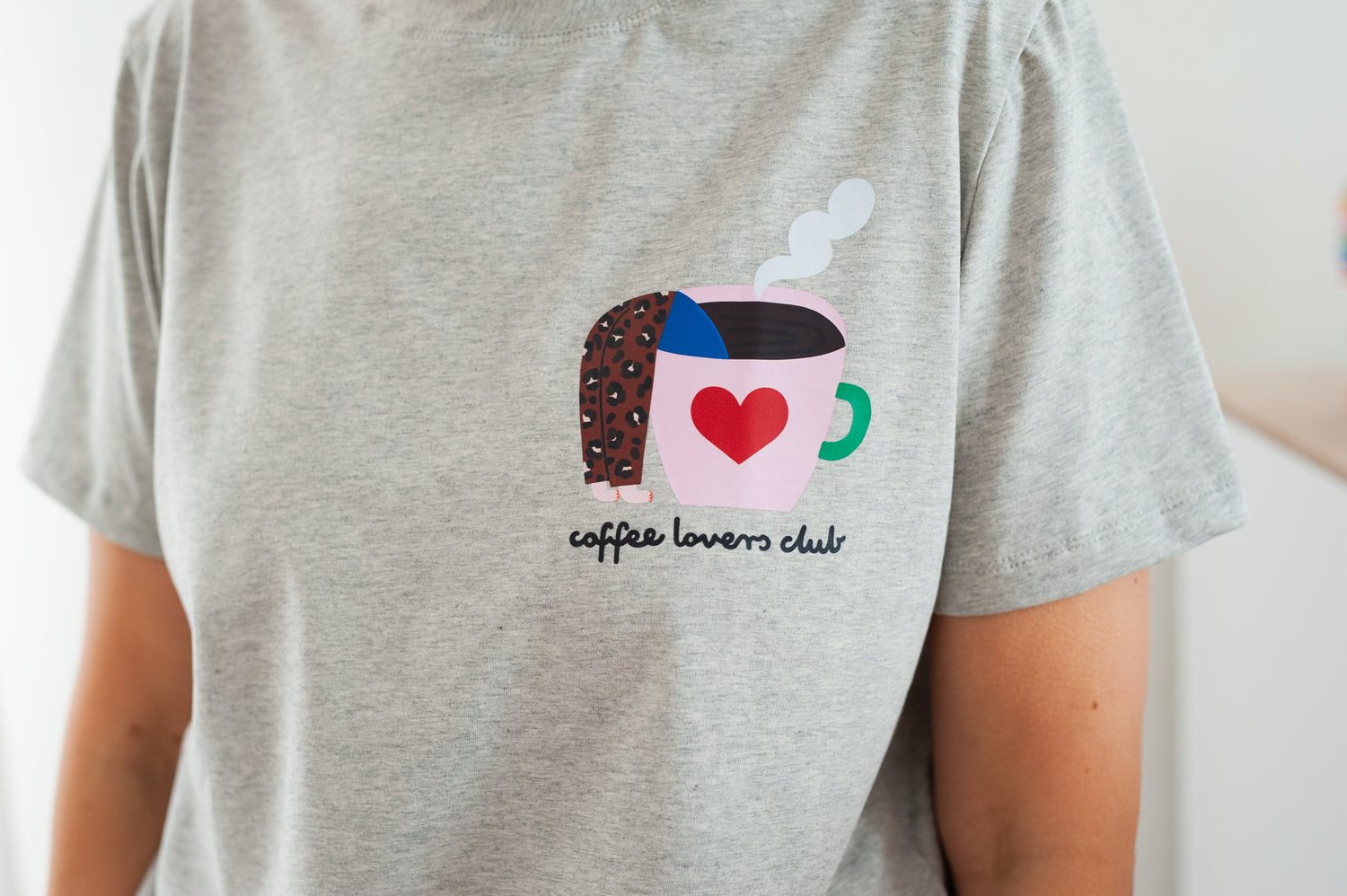 COFFEE LOVERS AUF GRAU MELIERT -  ERWACHSENEN T-SHIRT (LIEFERUNG CA. 14 TAGE)