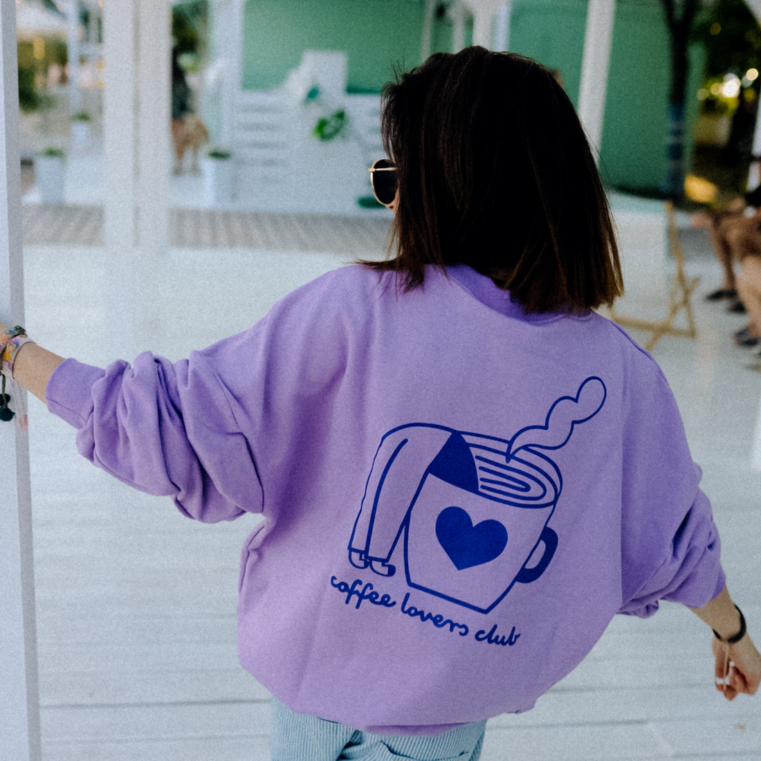 Big Coffee Lover - Oversized Sweatshirt in Lila