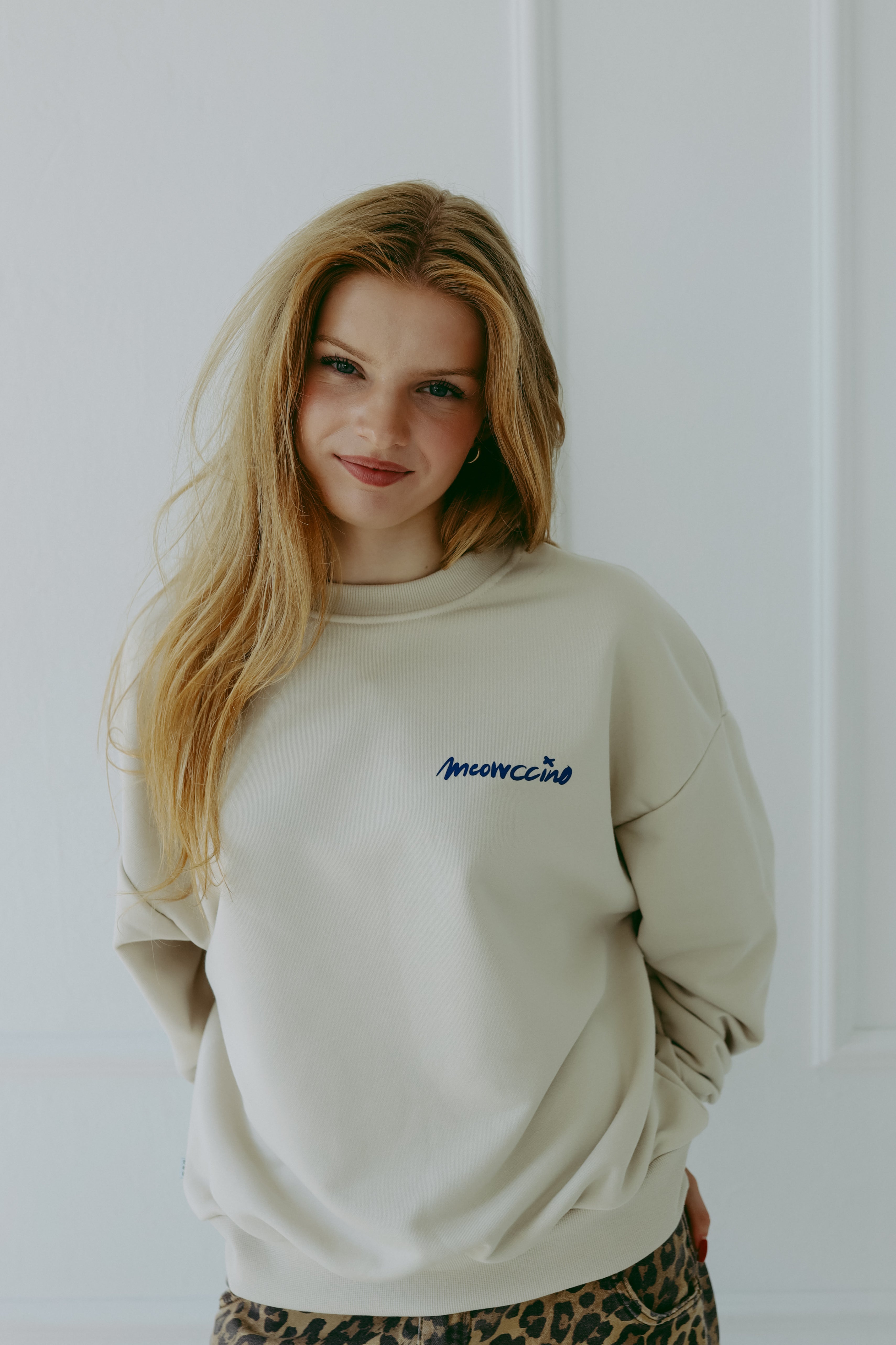 Meowcinno - Oversized Sweatshirt - Creme