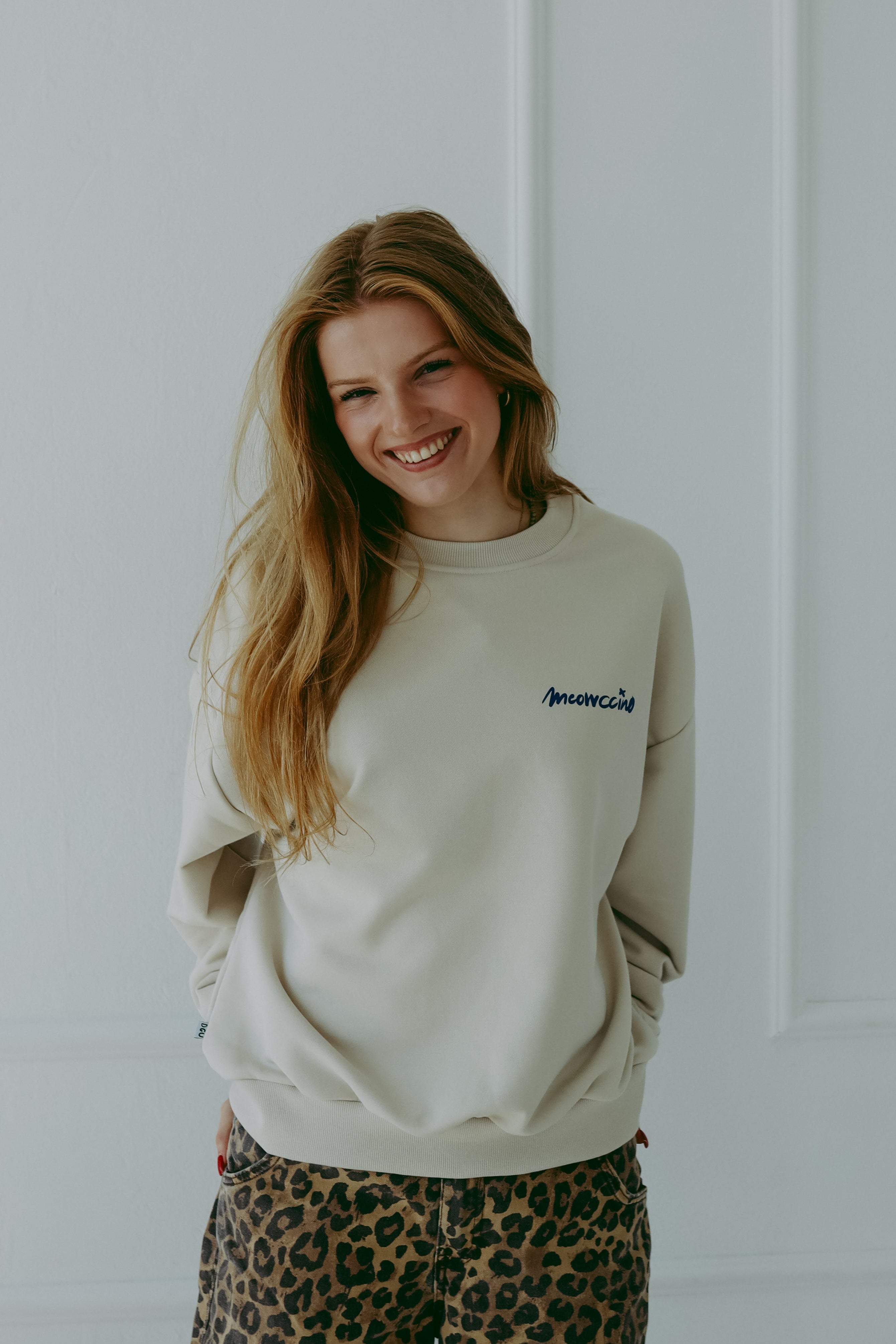 Meowcinno - Oversized Sweatshirt - Creme