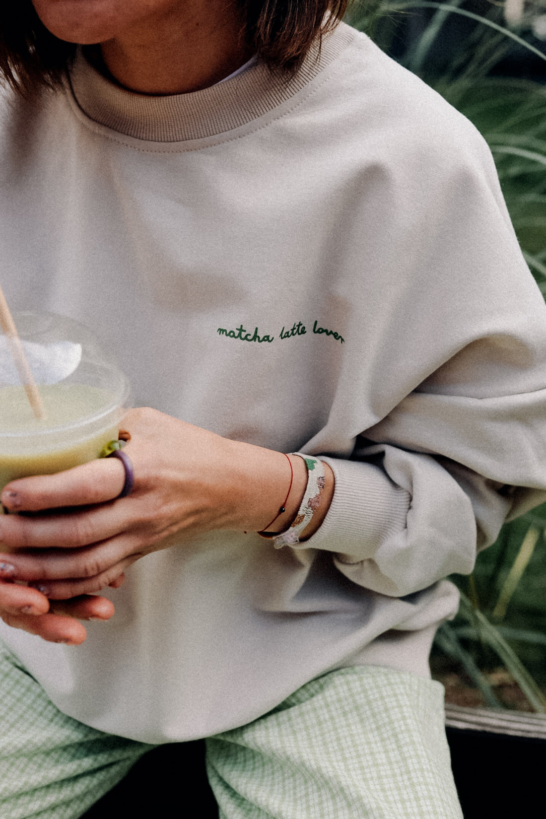 BIG MATCHA AUF CREME - ERWACHSENEN SWEATSHIRT