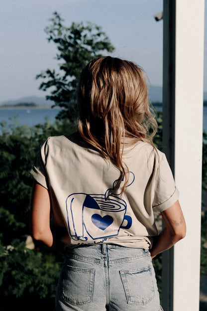 BIG COFFEE LOVER AUF CREME -  ERWACHSENEN T-SHIRT (ANFERTIGUNG CA. 14 TAGE)