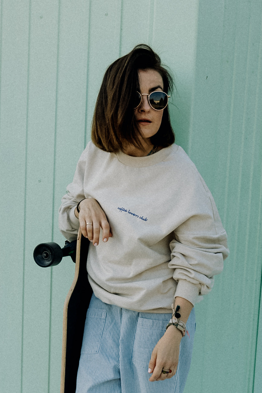 BIG COFFEE LOVER AUF CREME - ERWACHSENEN SWEATSHIRT