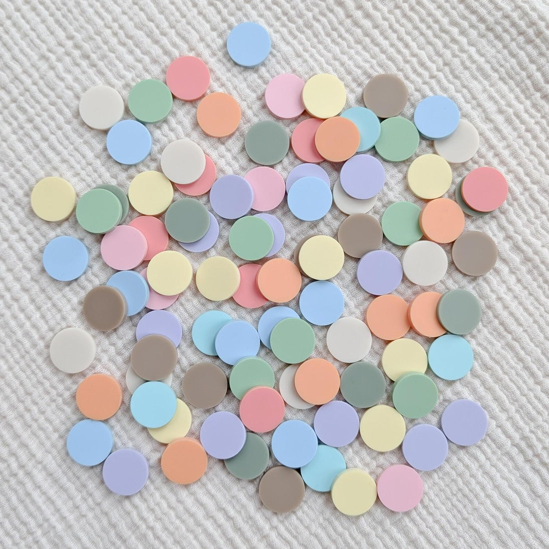 KONFETTI
