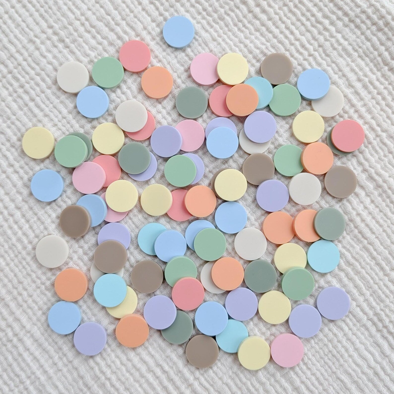 KONFETTI