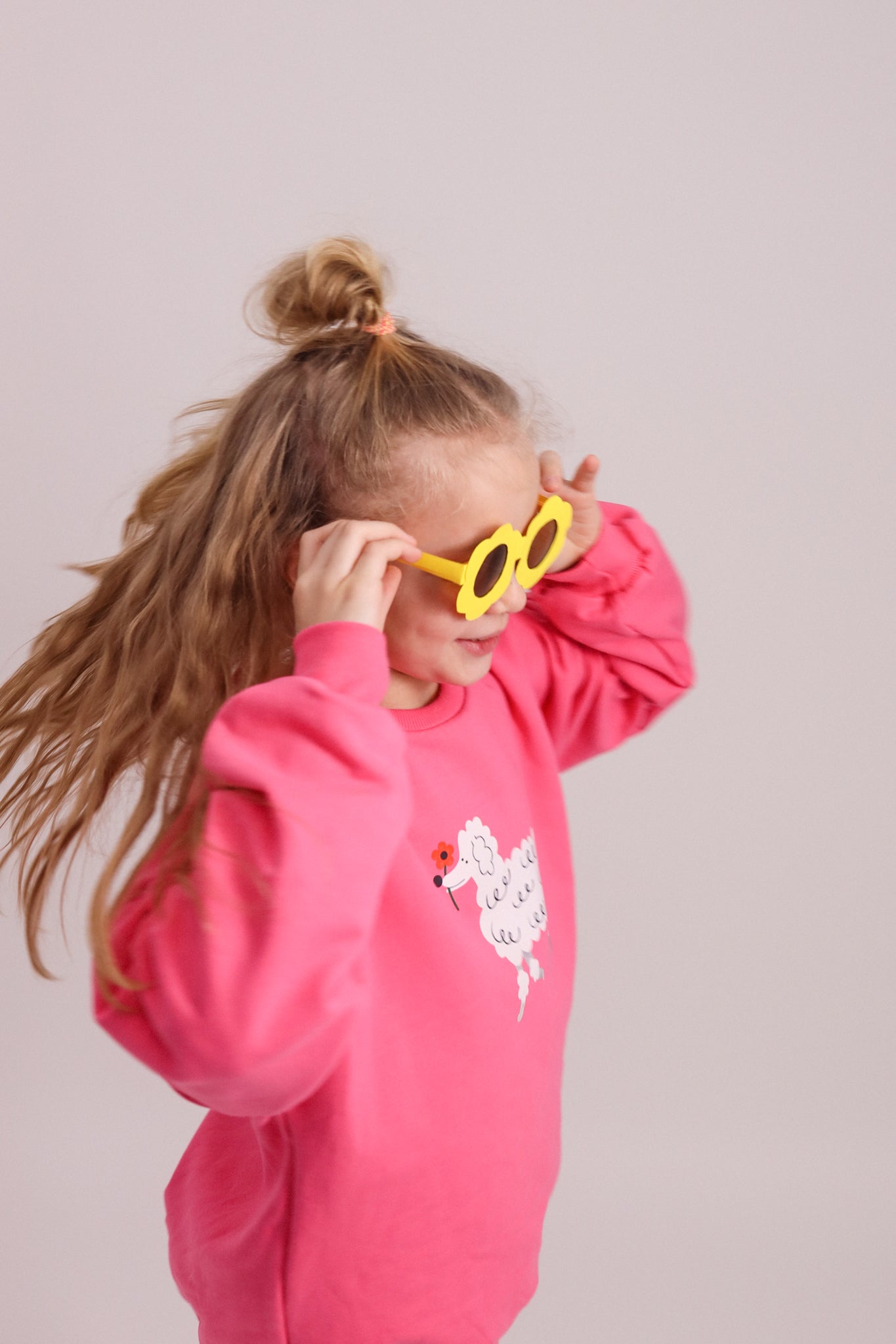PUDEL AUF PINK SWEATSHIRT (LIEFERZEIT CA. 14 TAGE)