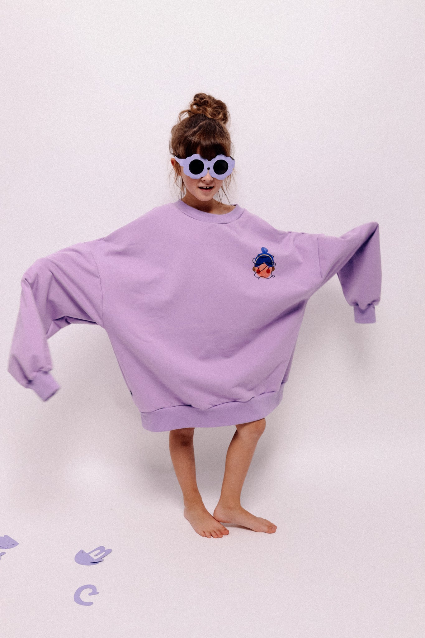 ERWACHSENEN SWEATSHIRT- GIRL AUF LILA  (LIEFERUNG CA. 14